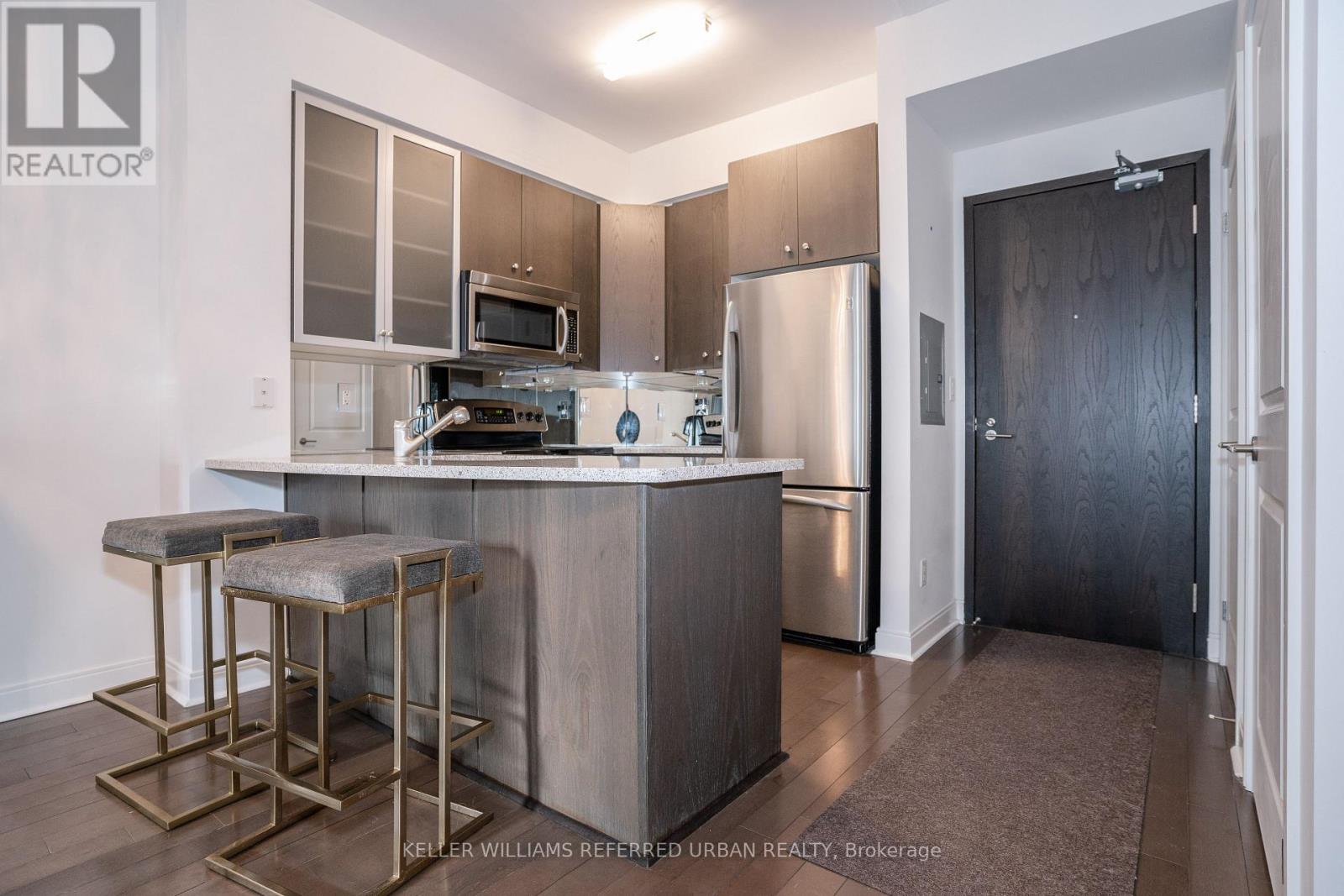 Photo 11 of 409 21 Scollard Street, Toronto ON