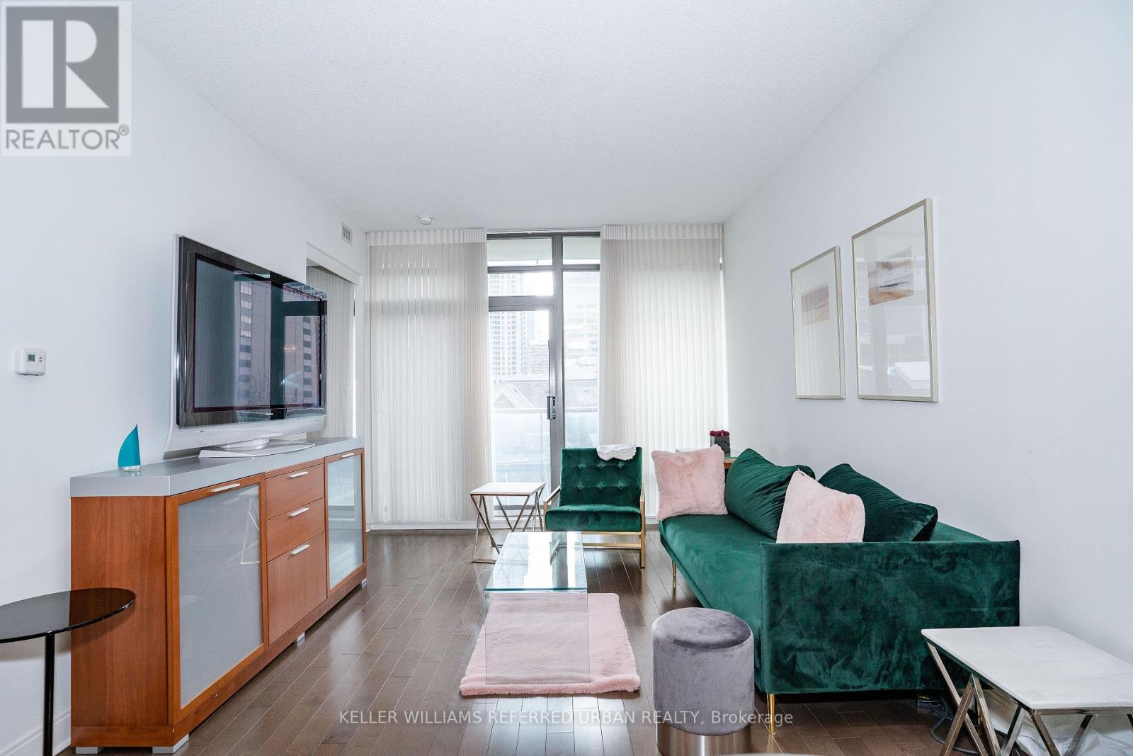 Photo 14 of 409 21 Scollard Street, Toronto ON