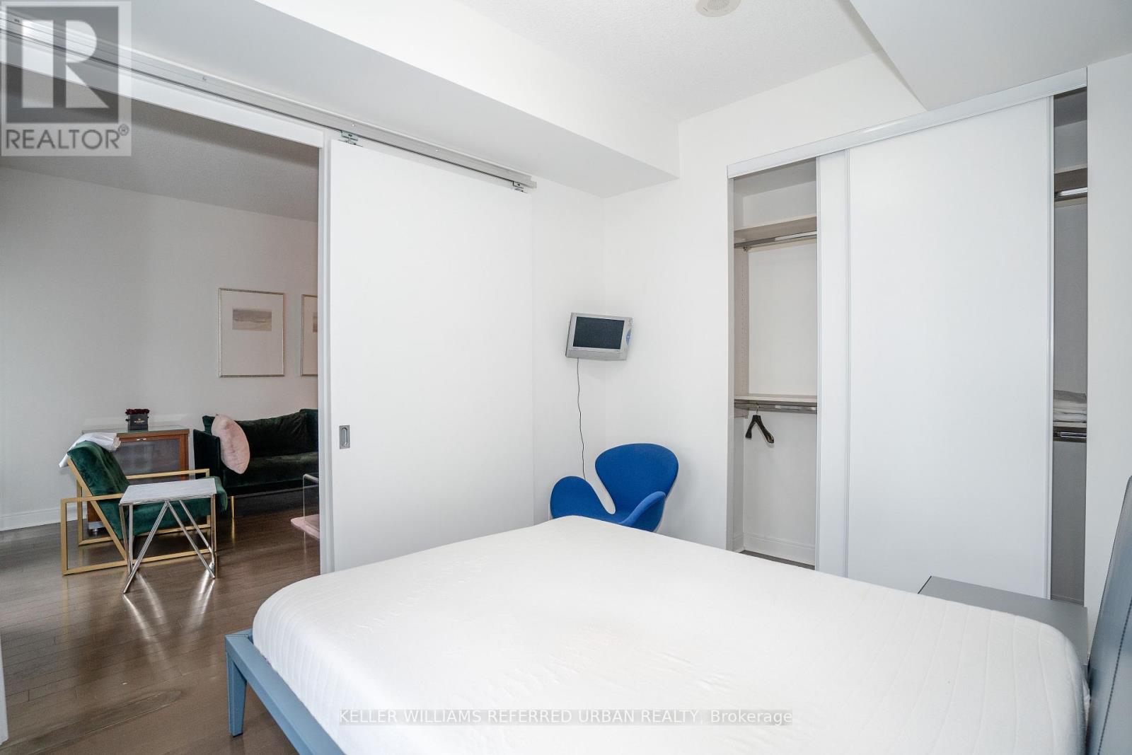 Photo 18 of 409 21 Scollard Street, Toronto ON