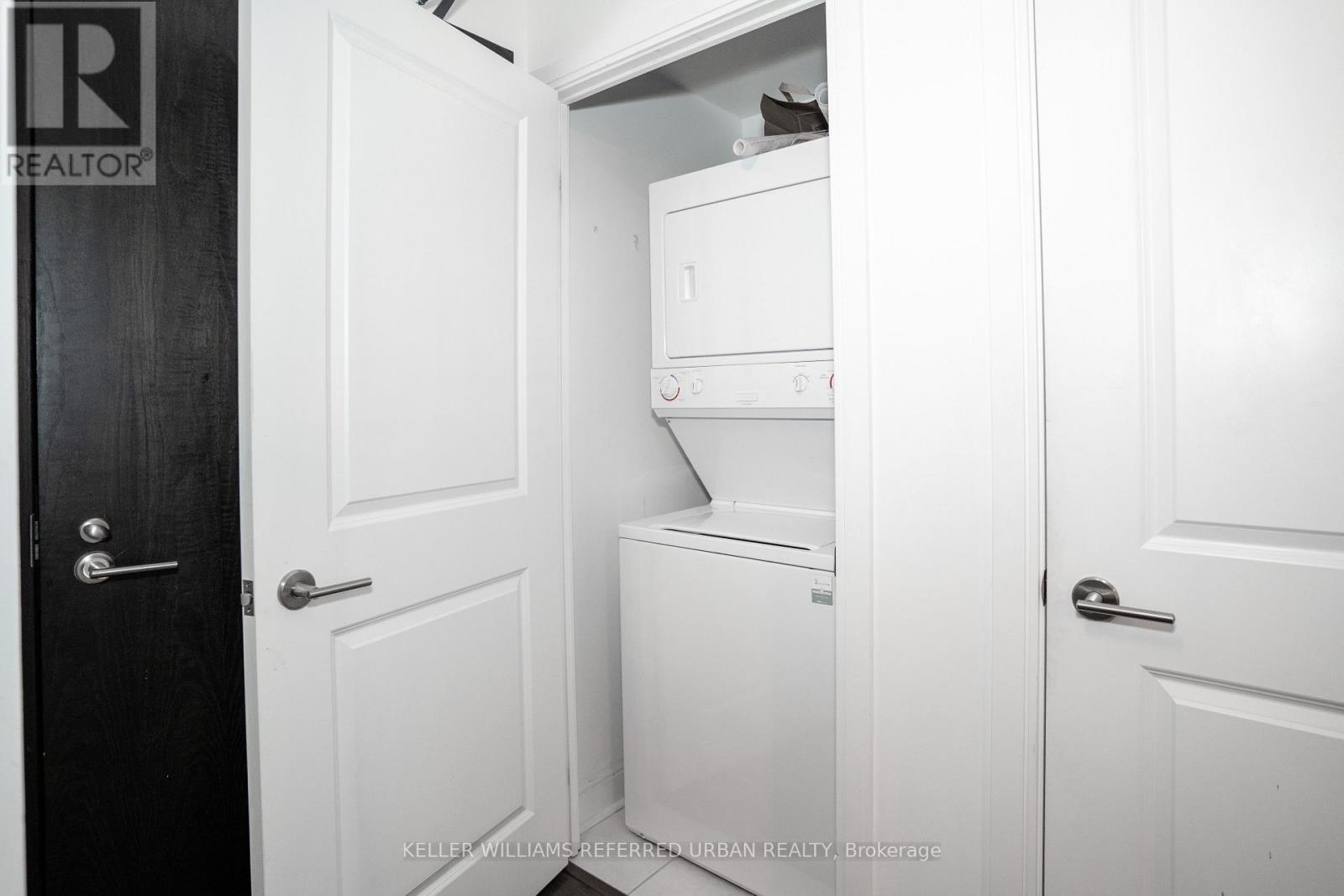 Photo 26 of 409 21 Scollard Street, Toronto ON