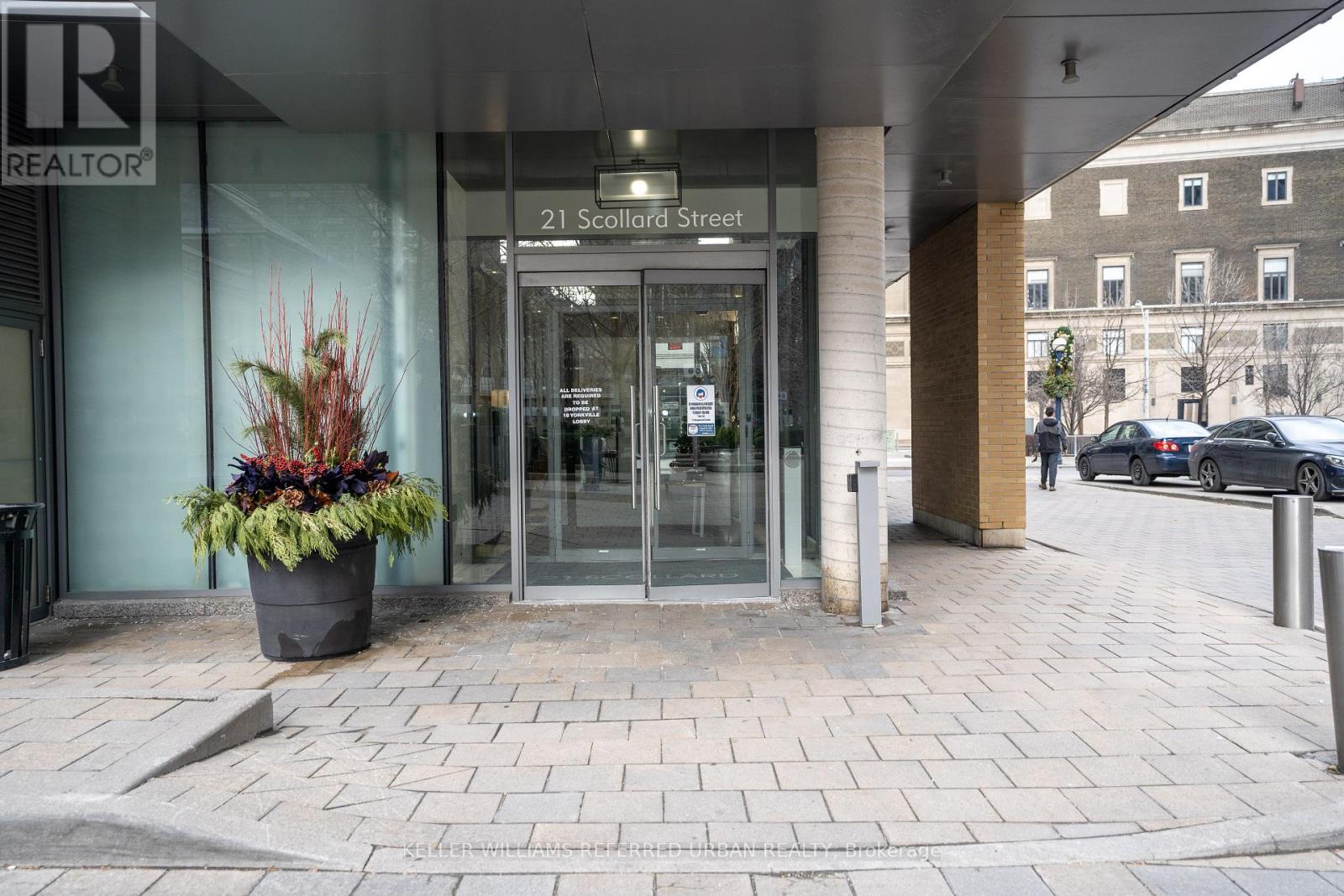 Photo 3 of 409 21 Scollard Street, Toronto ON