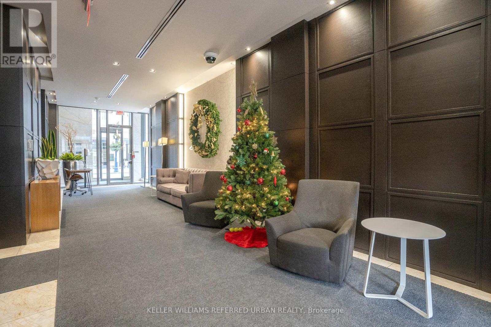 Photo 4 of 409 21 Scollard Street, Toronto ON