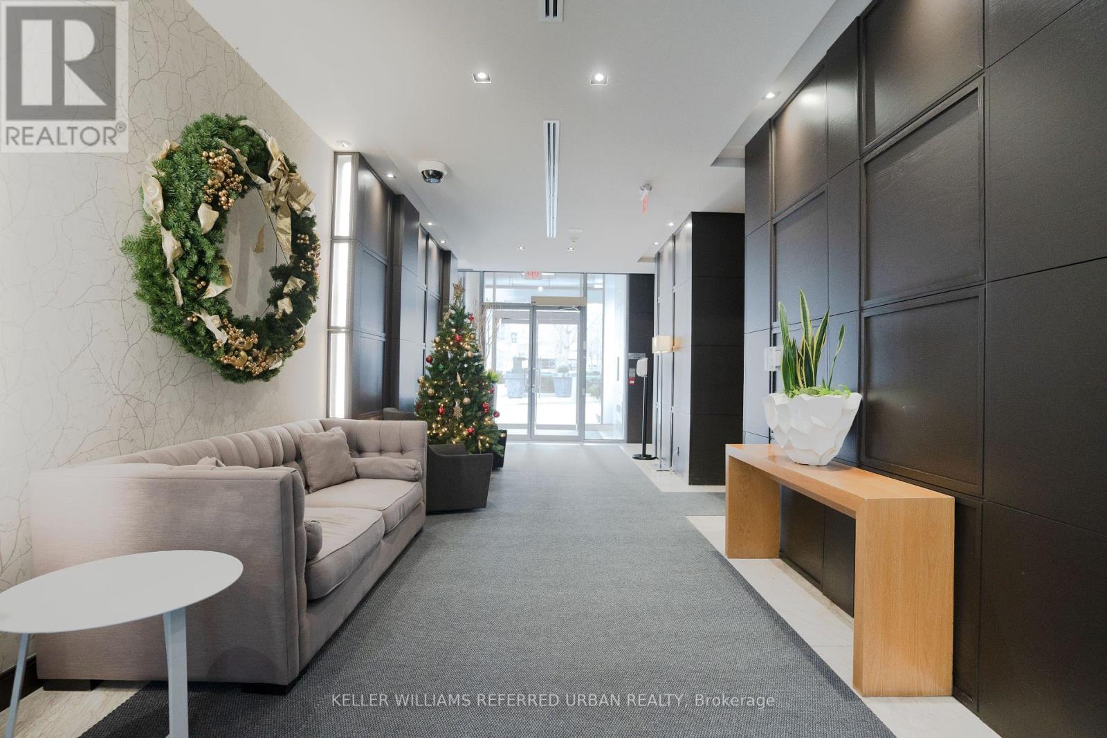 Photo 5 of 409 21 Scollard Street, Toronto ON