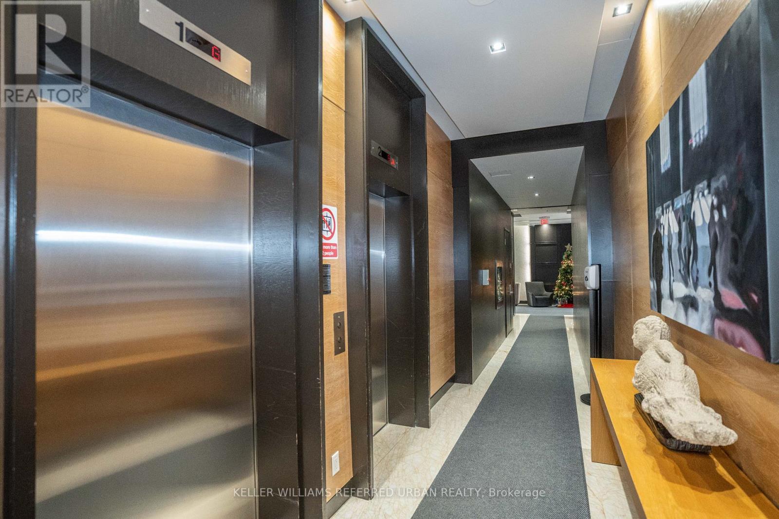 Photo 7 of 409 21 Scollard Street, Toronto ON