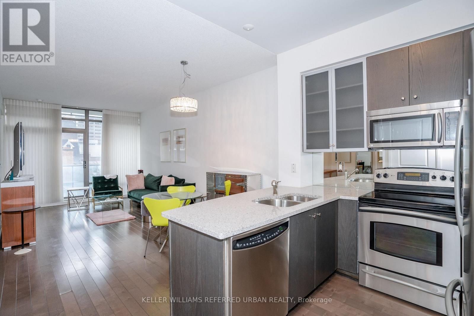 Photo 9 of 409 21 Scollard Street, Toronto ON