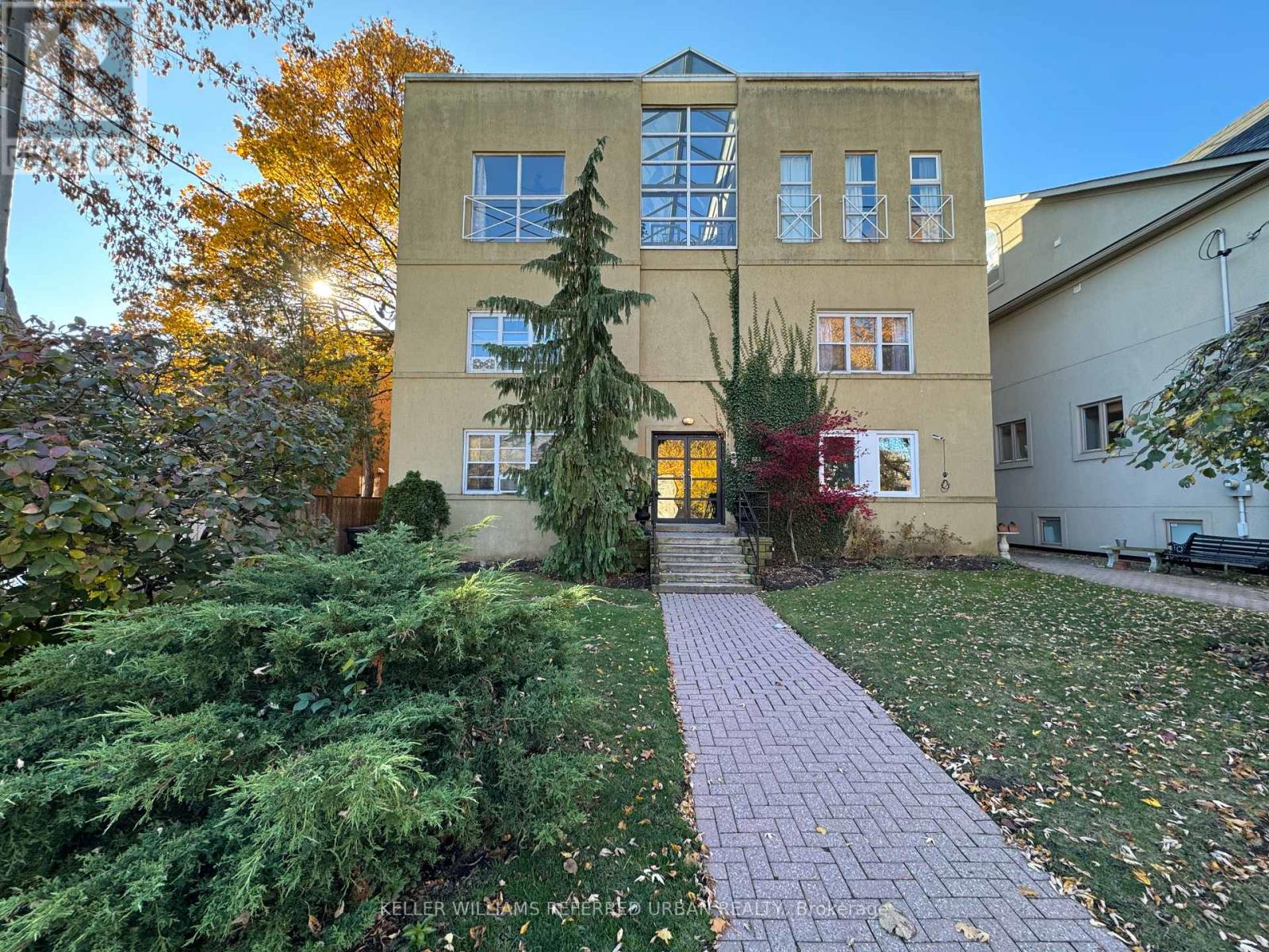 Photo 8 of 6 823 Millwood Road, Toronto ON