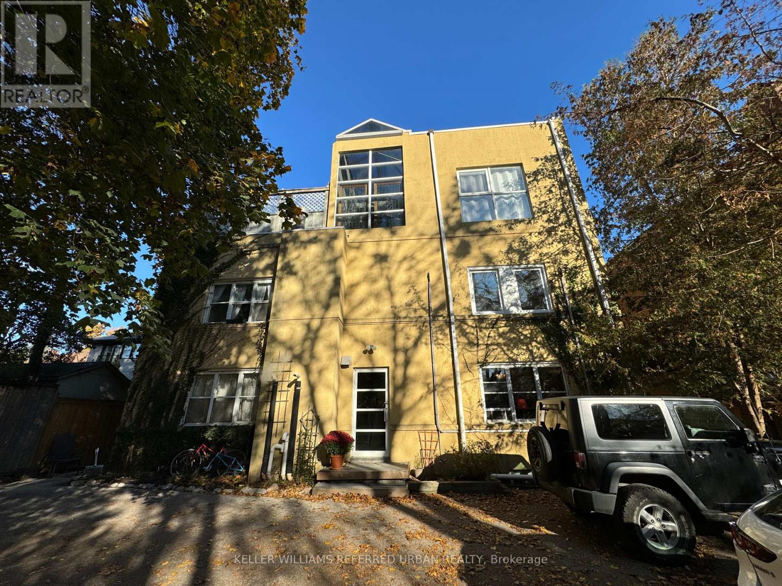 Photo 13 of 6 823 Millwood Road, Toronto ON