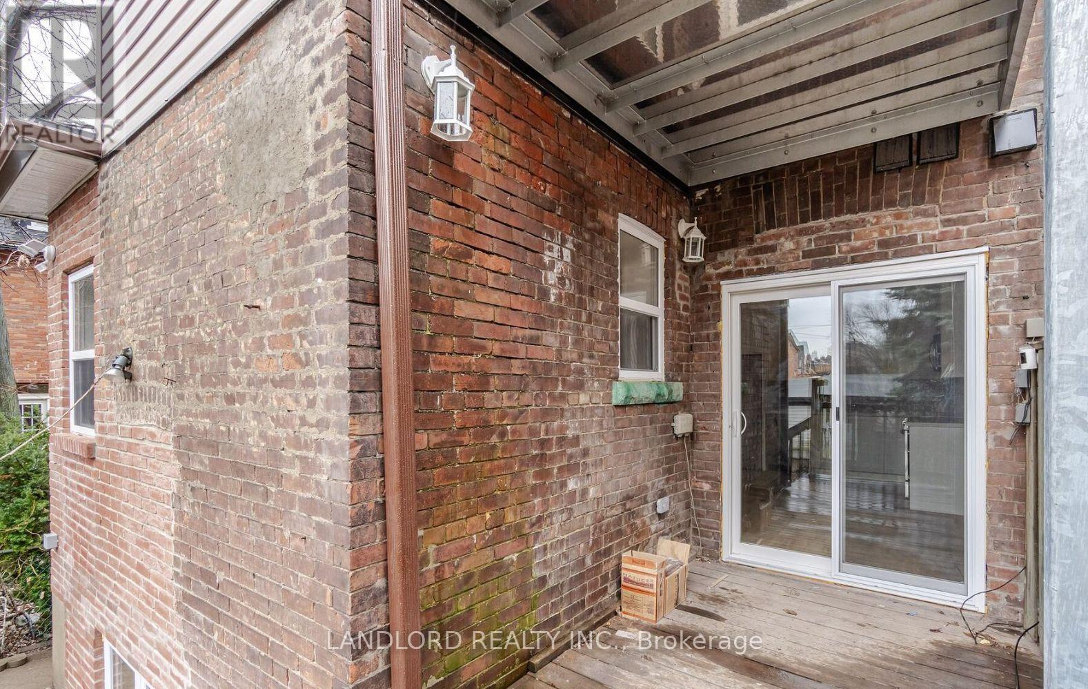 Photo 20 of 3rd Fl 73 Dewson Street, Toronto ON