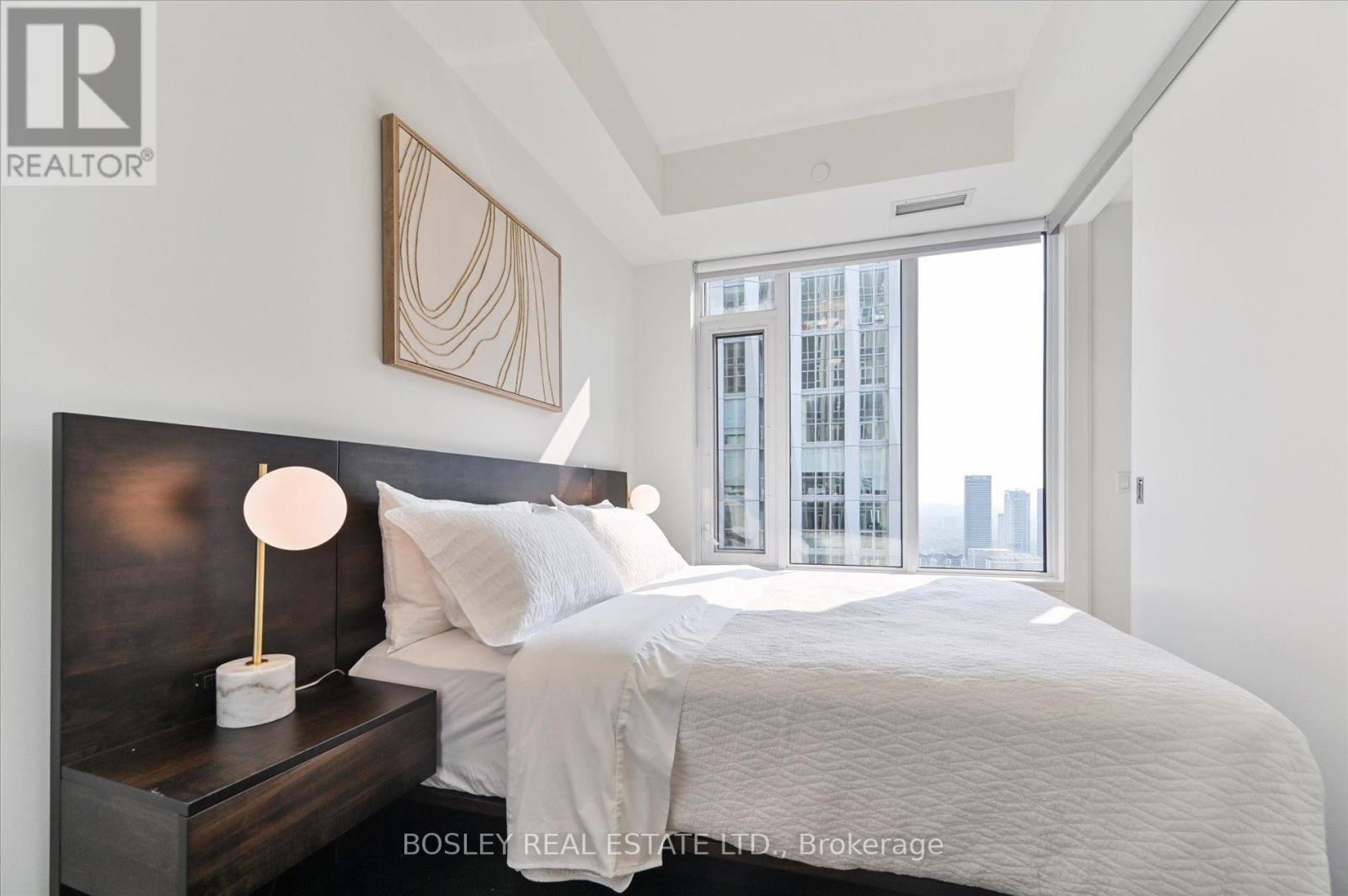 Photo 20 of 4707 11 Yorkville Avenue, Toronto ON