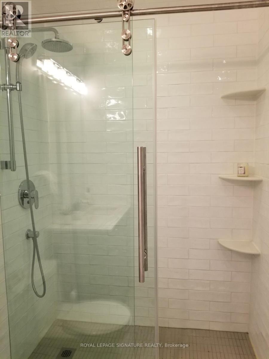 Photo 2 of 821 1 Shaw Street, Toronto ON