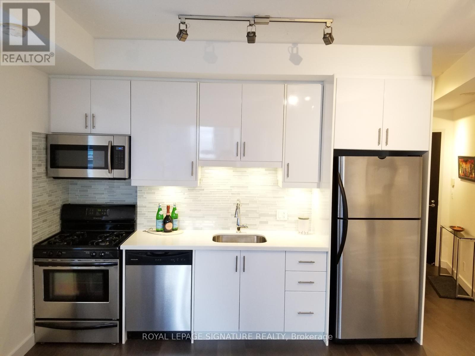 Photo 17 of 821 1 Shaw Street, Toronto ON