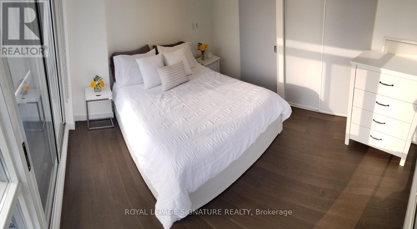 Photo 11 of 821 1 Shaw Street, Toronto ON