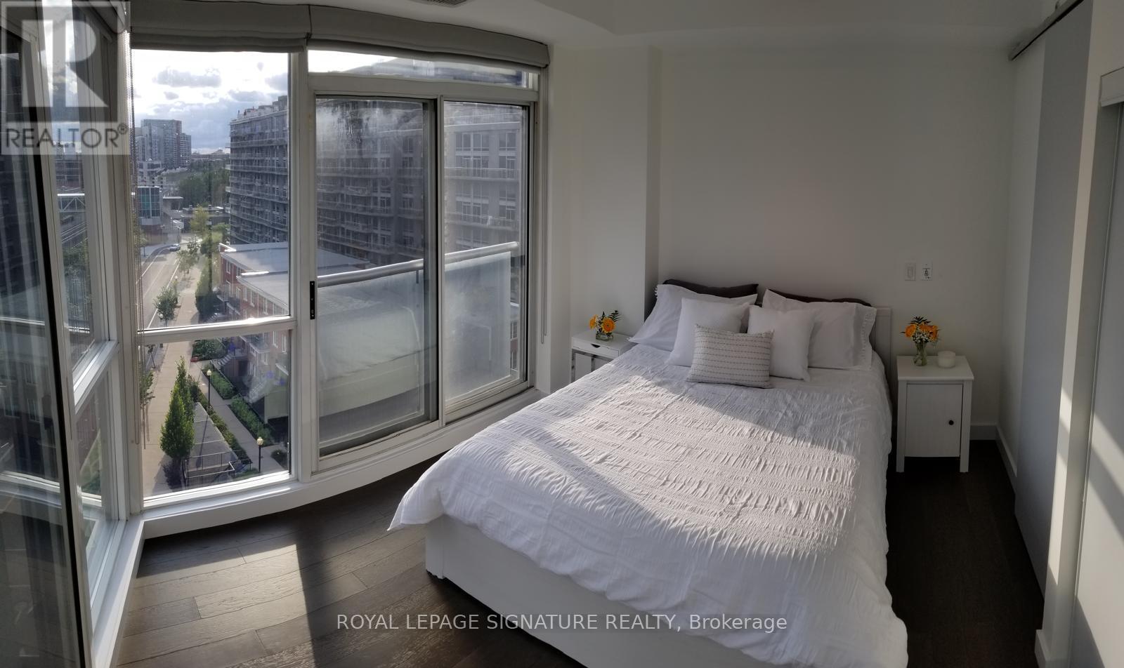 Photo 9 of 821 1 Shaw Street, Toronto ON