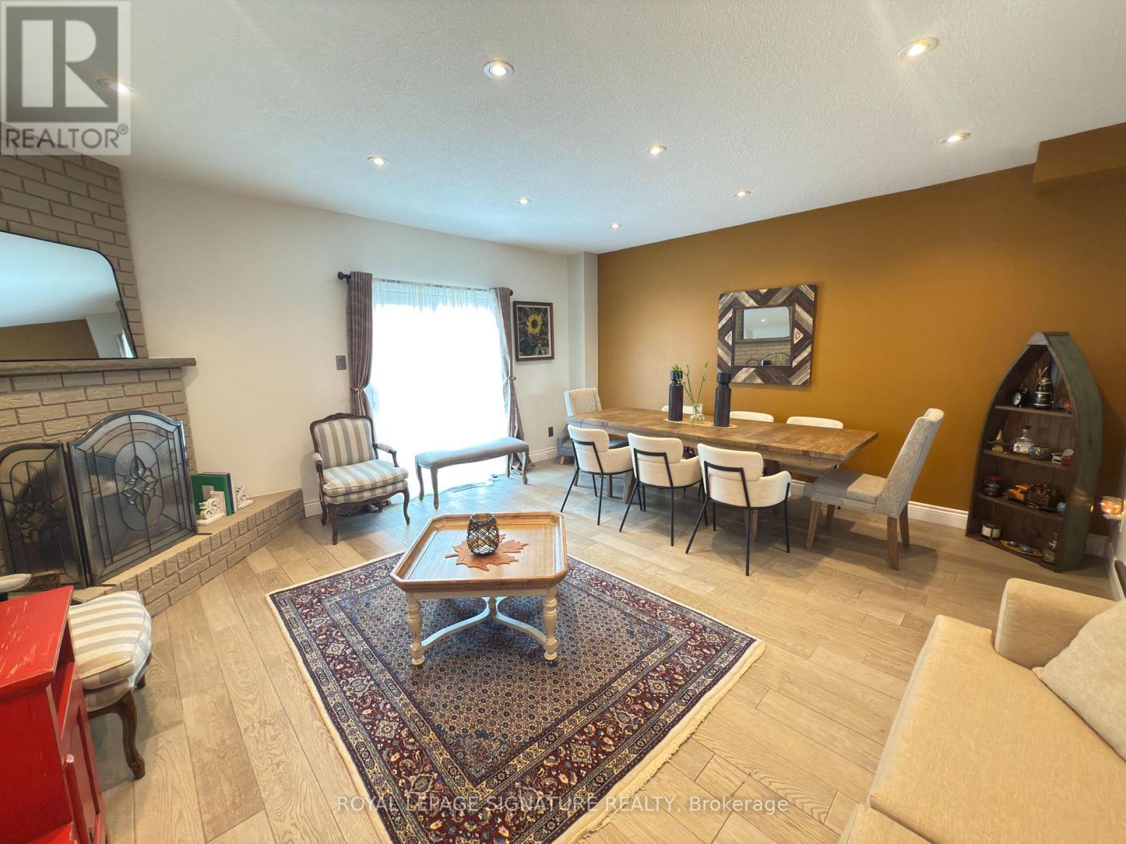 Photo 10 of 96 Carnival Court, Toronto ON