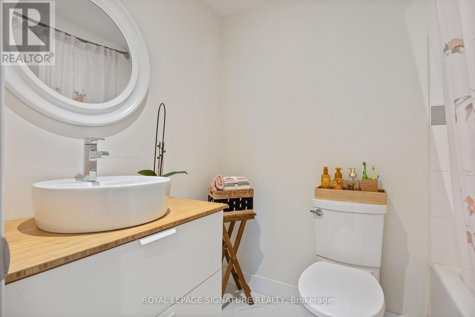 Photo 20 of 96 Carnival Court, Toronto ON