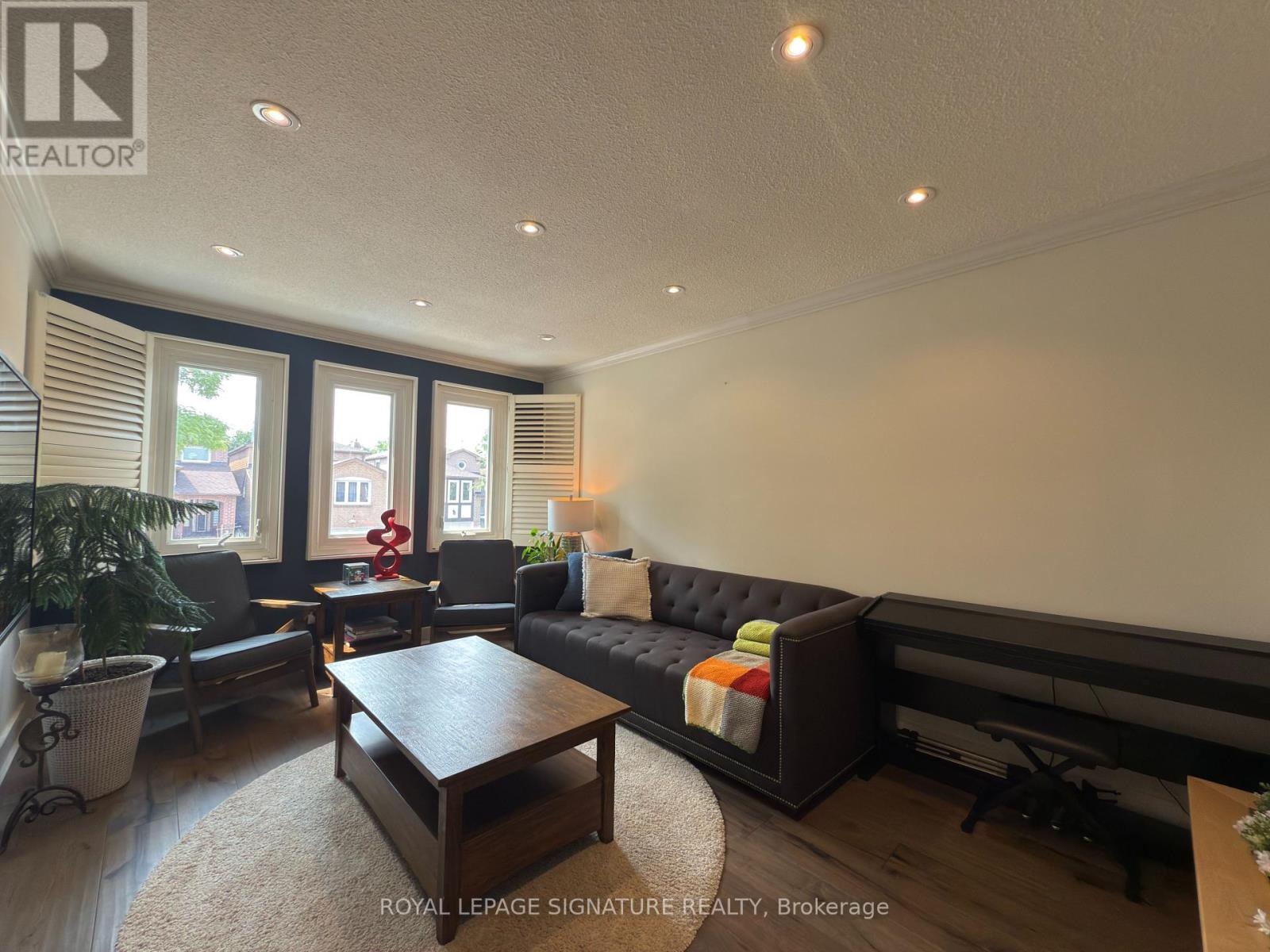Photo 9 of 96 Carnival Court, Toronto ON