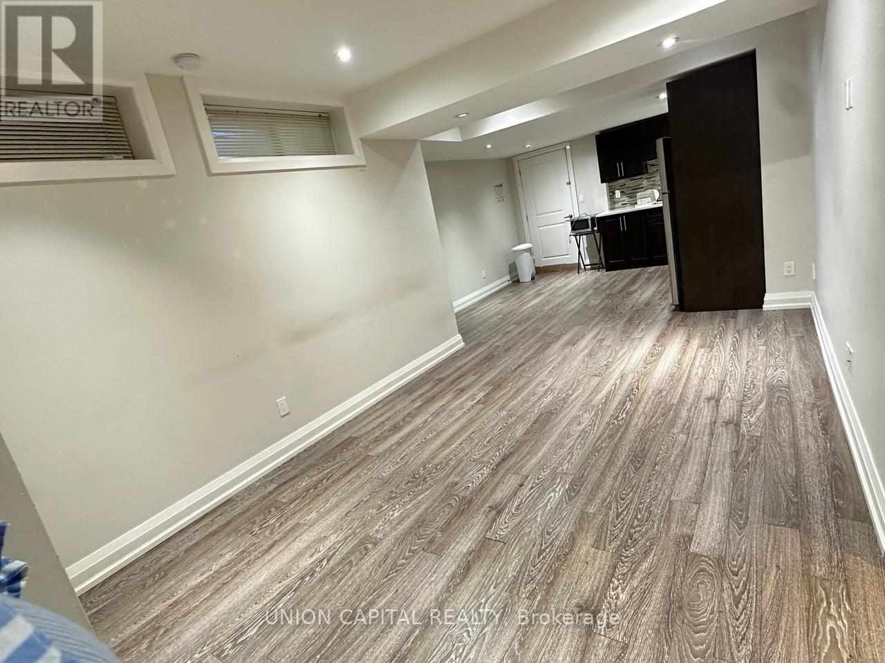Photo 4 of Bsmt 163 Elmwood Avenue, Richmond Hill ON