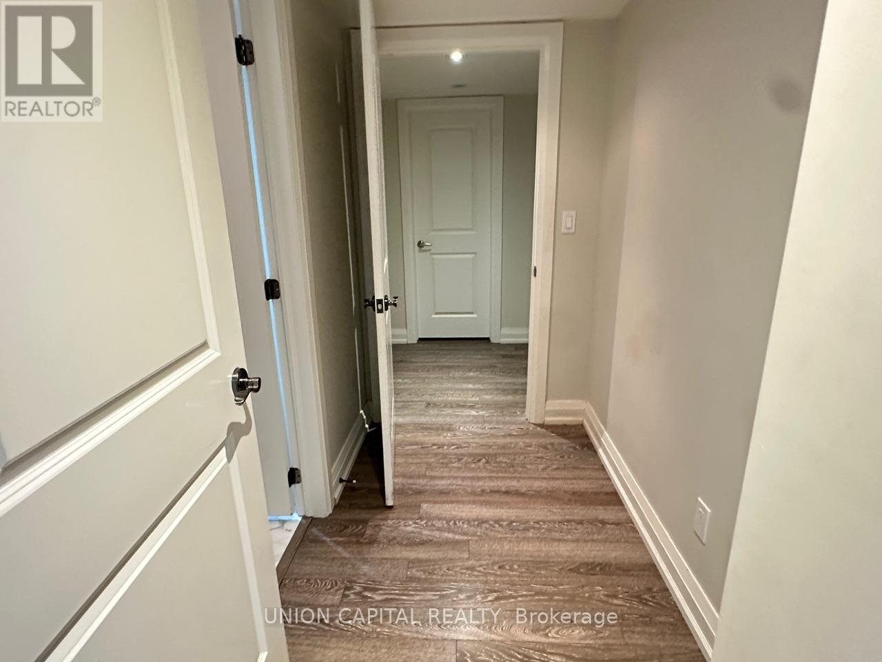 Photo 5 of Bsmt 163 Elmwood Avenue, Richmond Hill ON