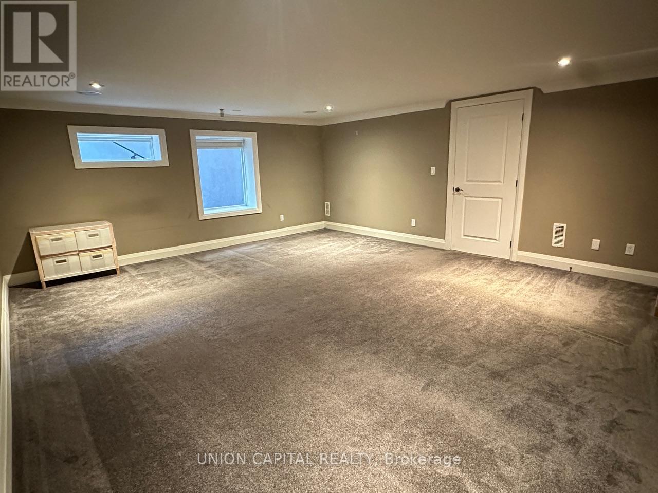 Photo 8 of Bsmt 163 Elmwood Avenue, Richmond Hill ON