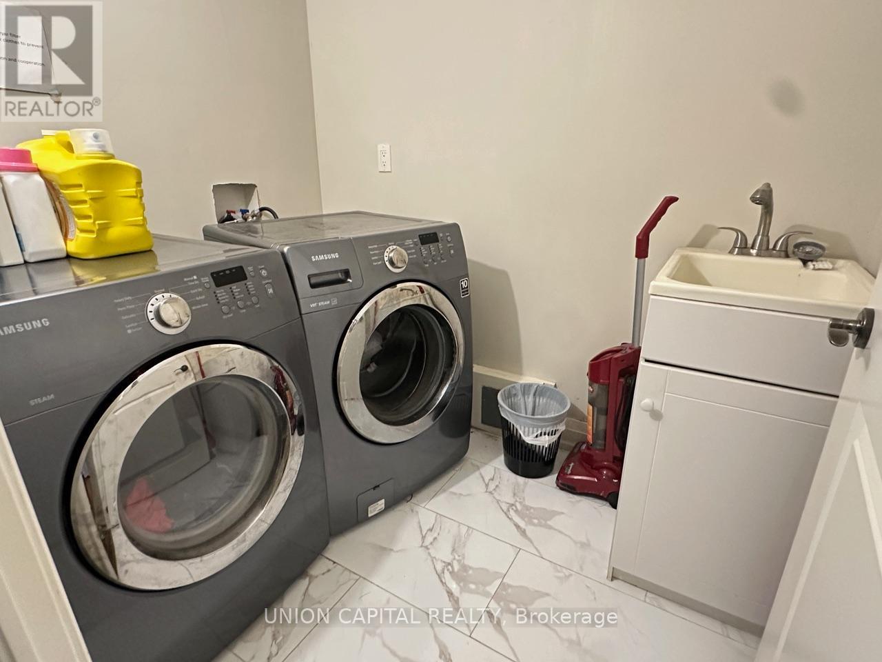 Photo 9 of Bsmt 163 Elmwood Avenue, Richmond Hill ON