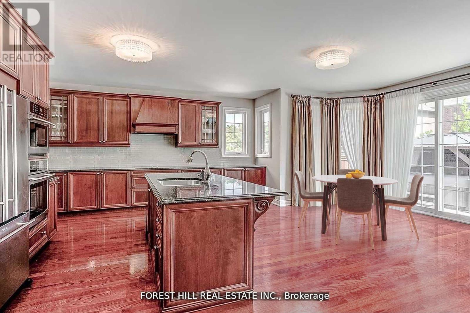 Photo 11 of 749 Via Romano Boulevard, Vaughan ON