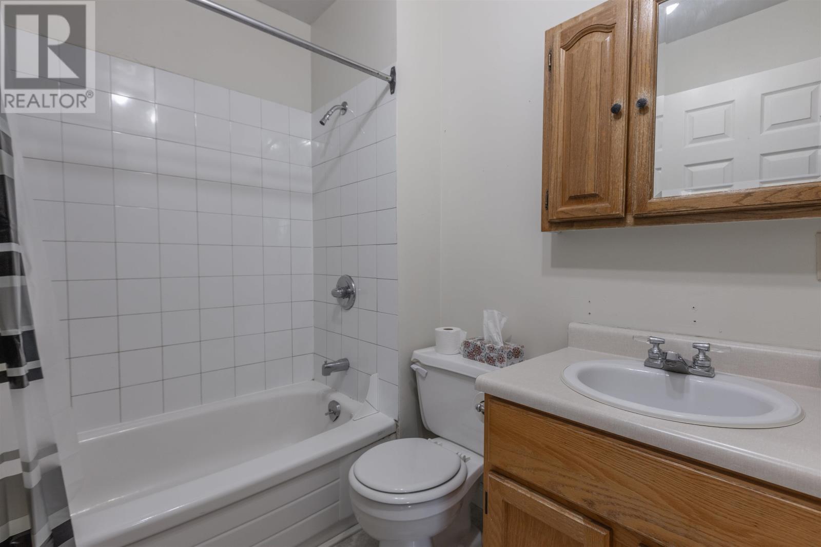 639 Main Street - 10