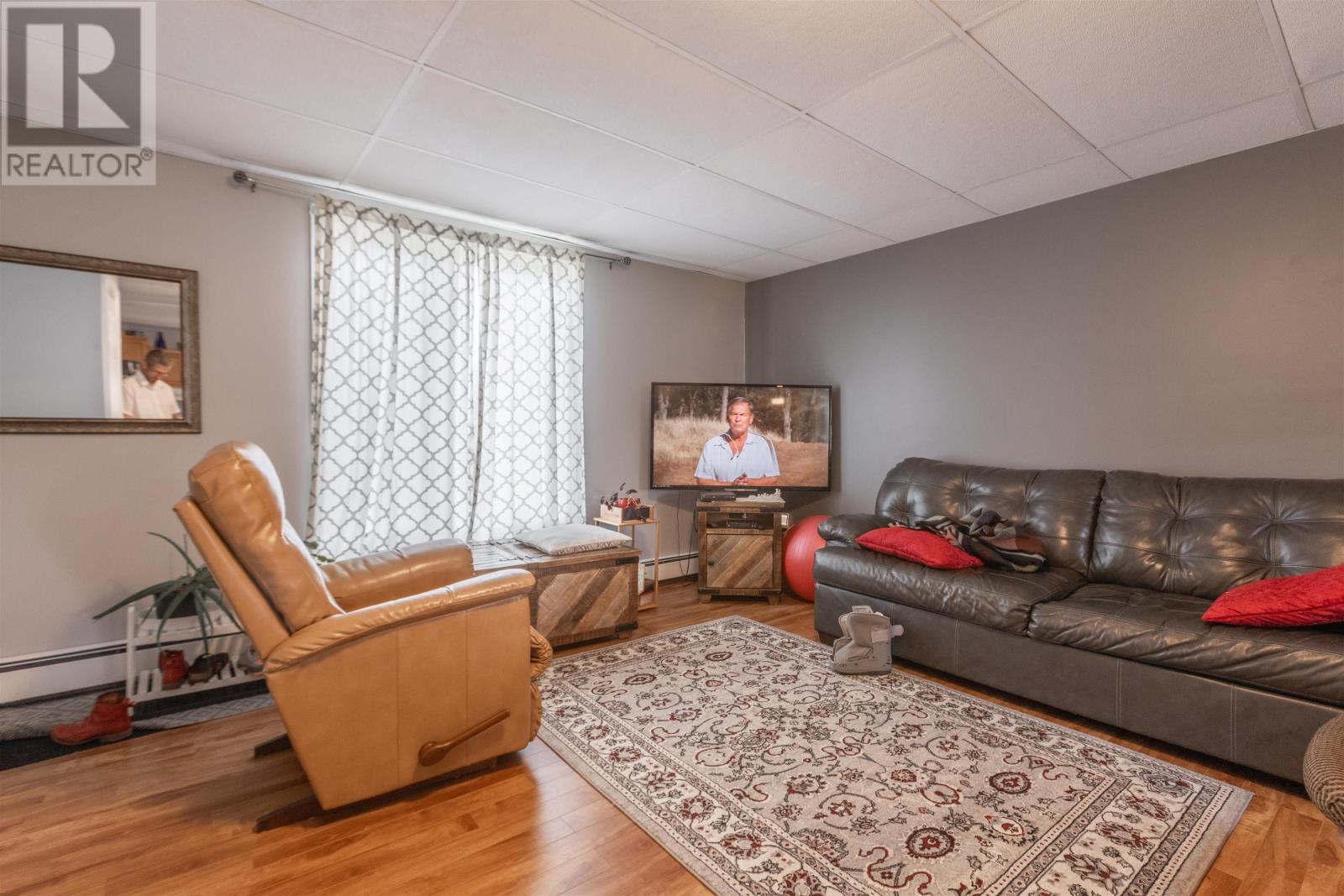 639 Main Street - 19