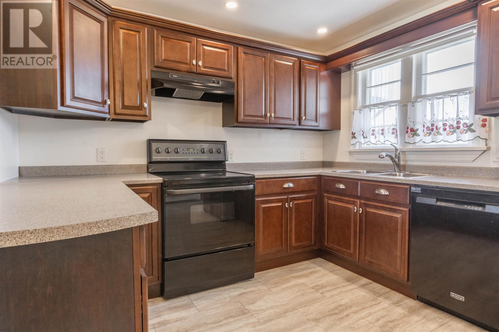 639 Main Street - 38
