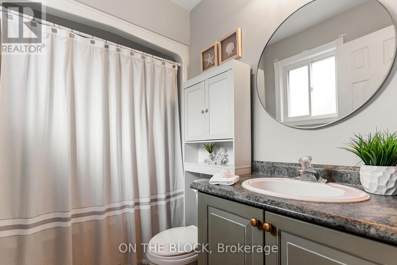 Photo 12 of 66 Donato Way, Wasaga Beach ON