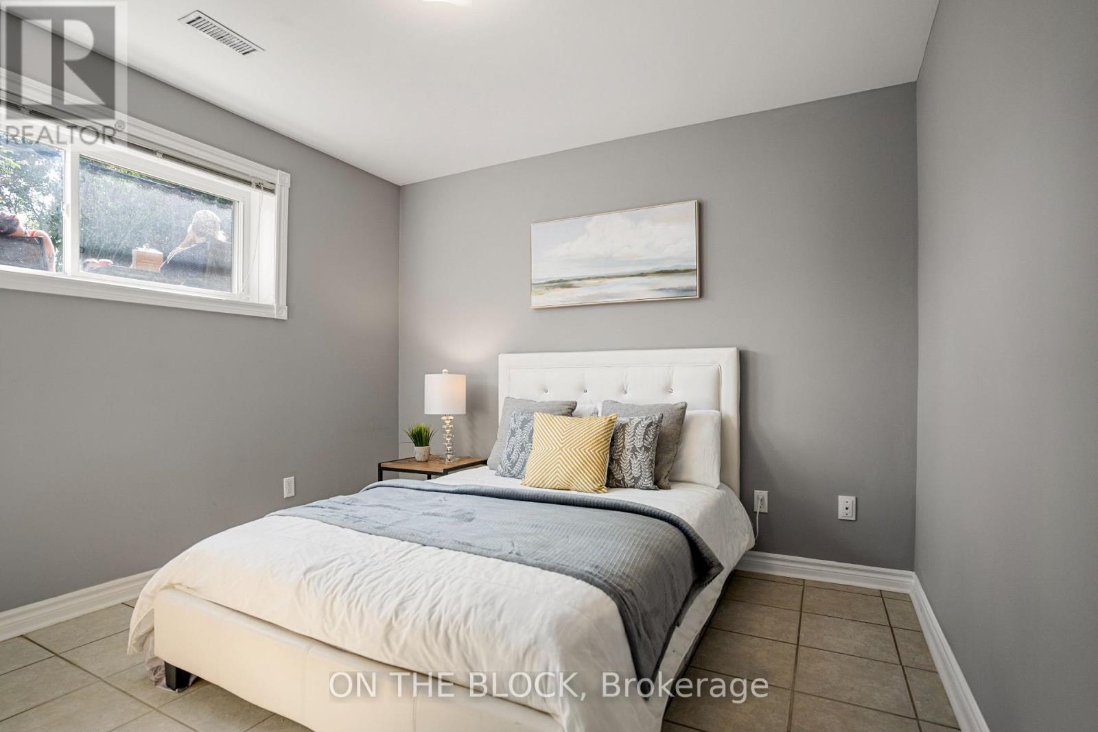 Photo 17 of 66 Donato Way, Wasaga Beach ON