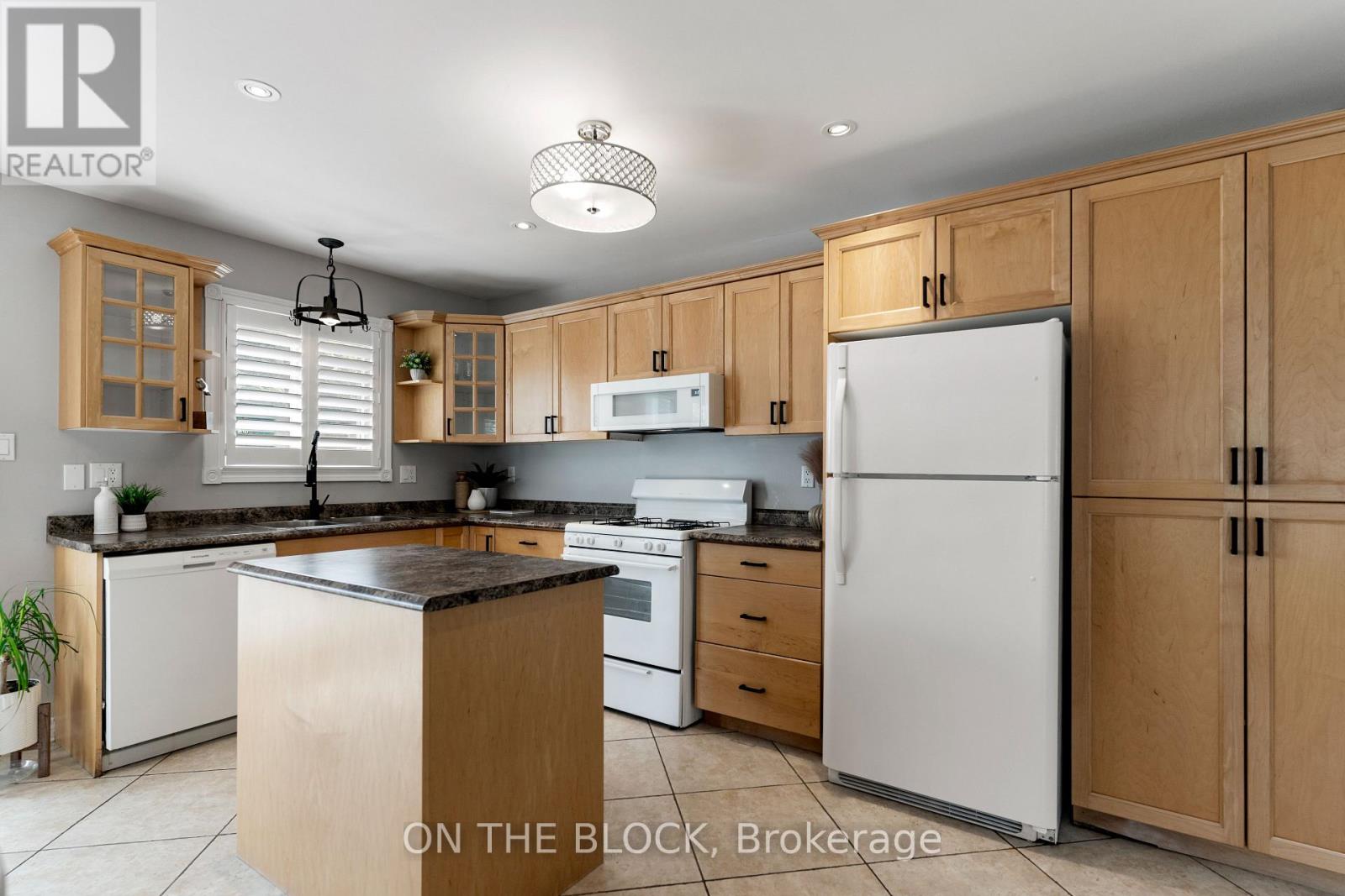 Photo 8 of 66 Donato Way, Wasaga Beach ON