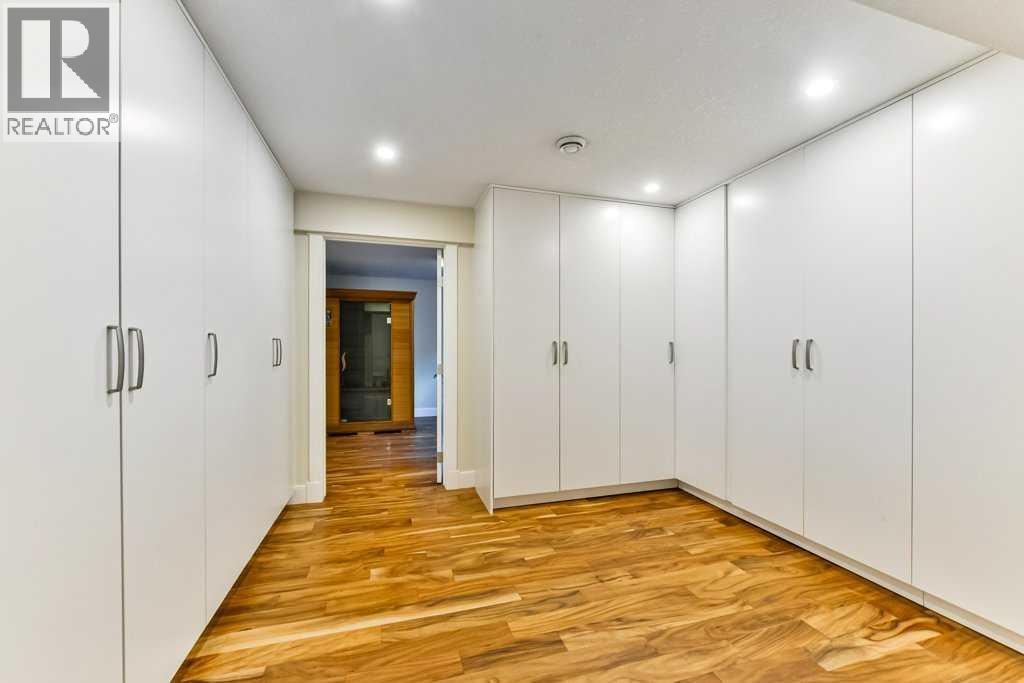 Photo 28 of 9204 Oakmount Drive Sw, Calgary AB