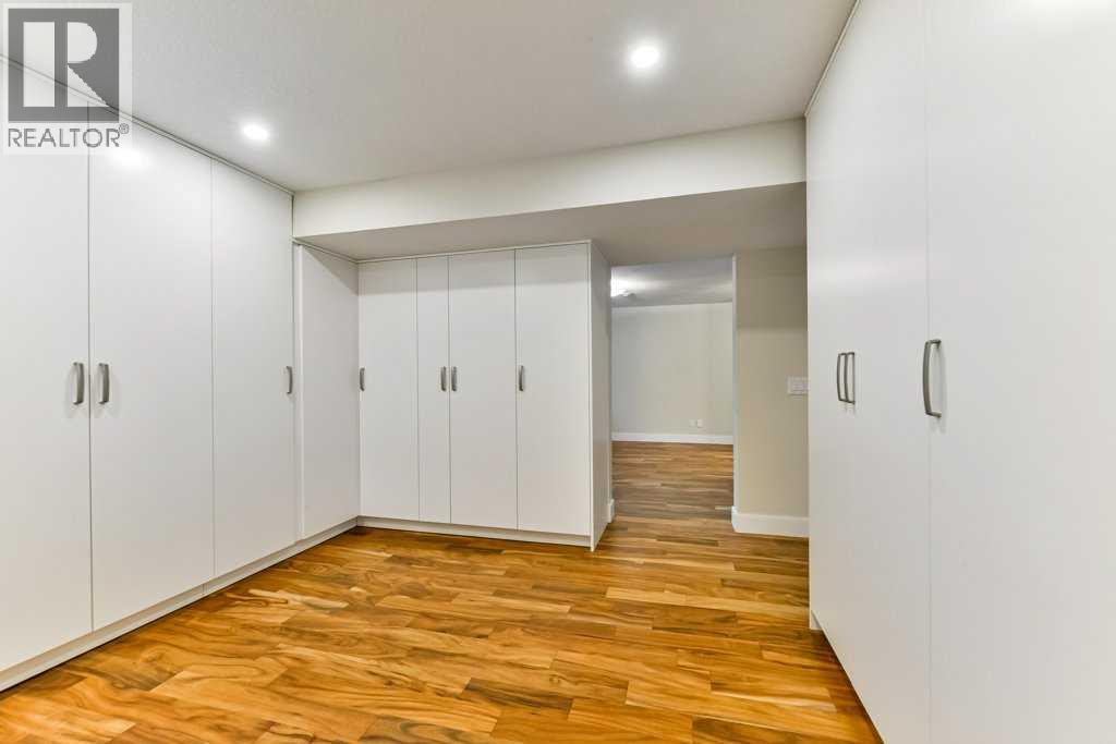 Photo 34 of 9204 Oakmount Drive Sw, Calgary AB