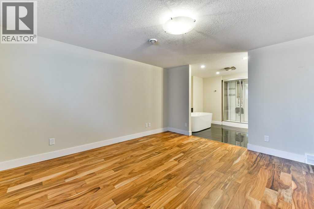 Photo 31 of 9204 Oakmount Drive Sw, Calgary AB