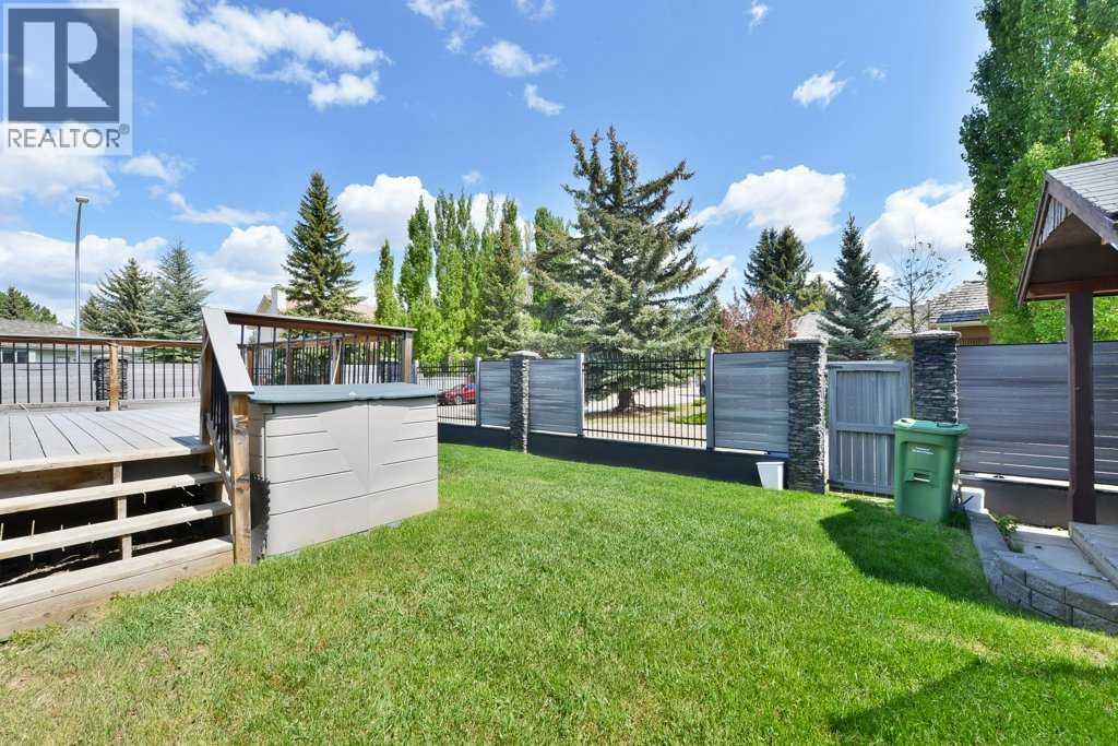 Photo 15 of 9204 Oakmount Drive Sw, Calgary AB