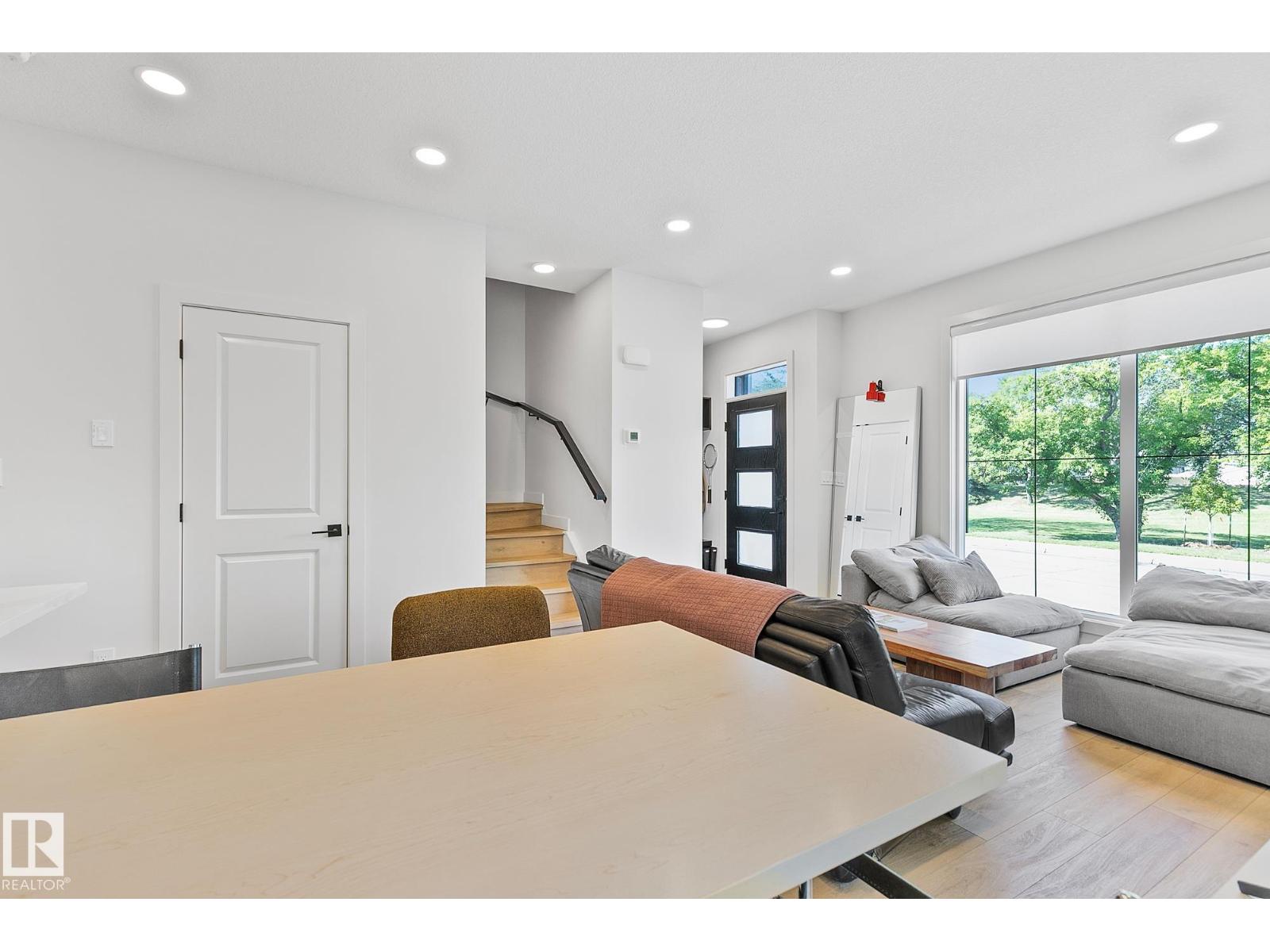Photo 11 of 10363 149 St Nw, Edmonton AB