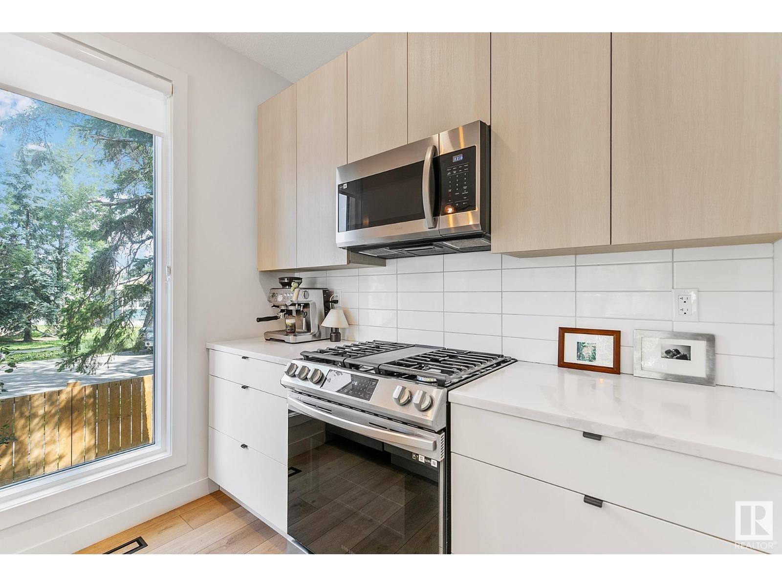Photo 17 of 10363 149 St Nw, Edmonton AB