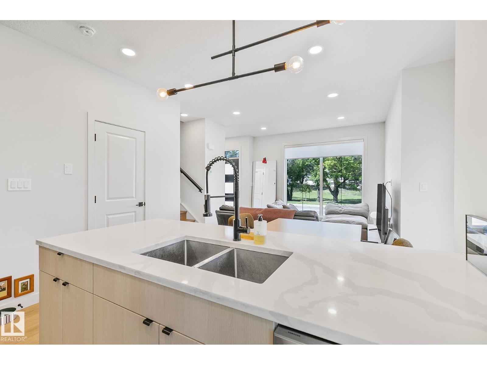 Photo 19 of 10363 149 St Nw, Edmonton AB