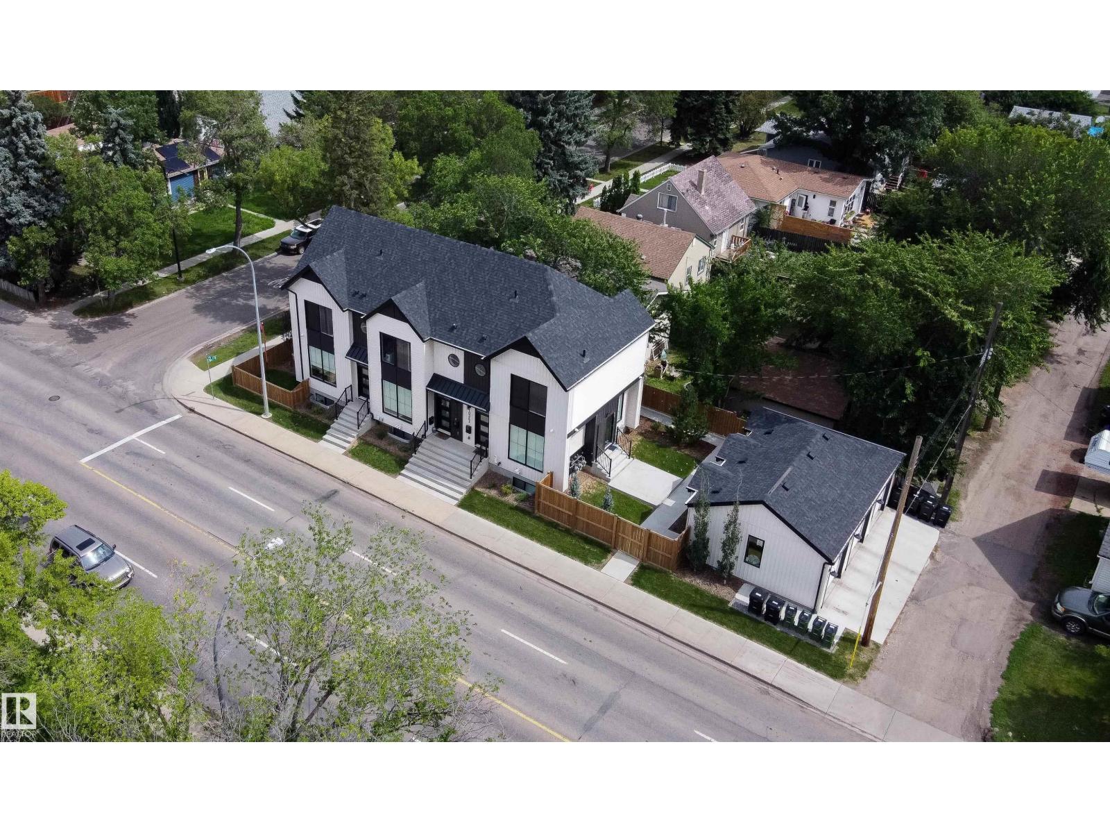 Photo 2 of 10363 149 St Nw, Edmonton AB