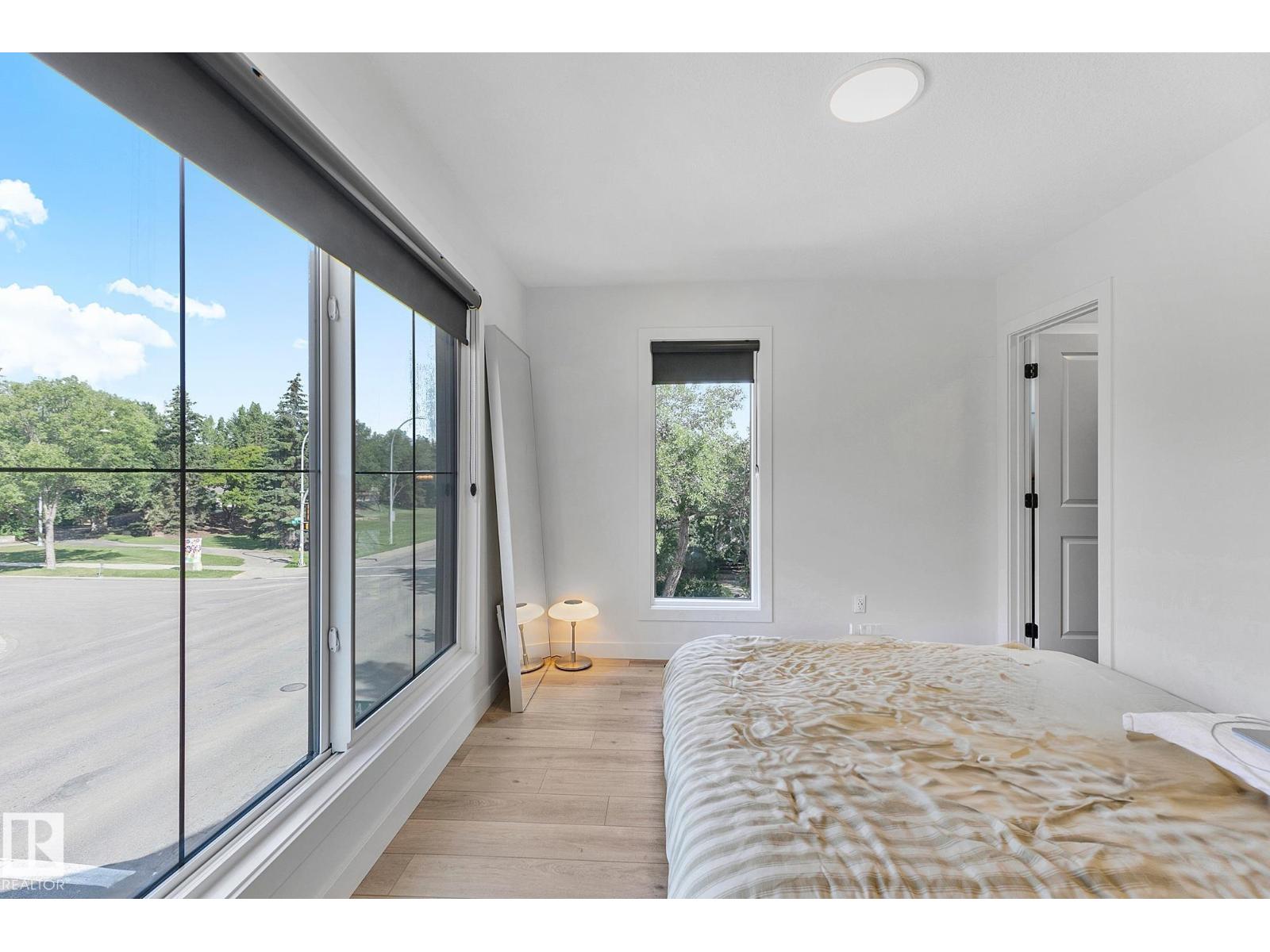 Photo 31 of 10363 149 St Nw, Edmonton AB