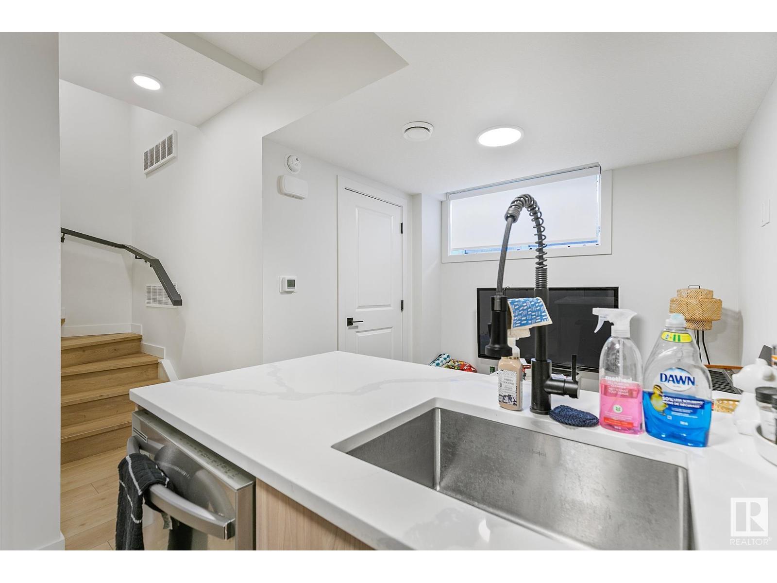 Photo 37 of 10363 149 St Nw, Edmonton AB
