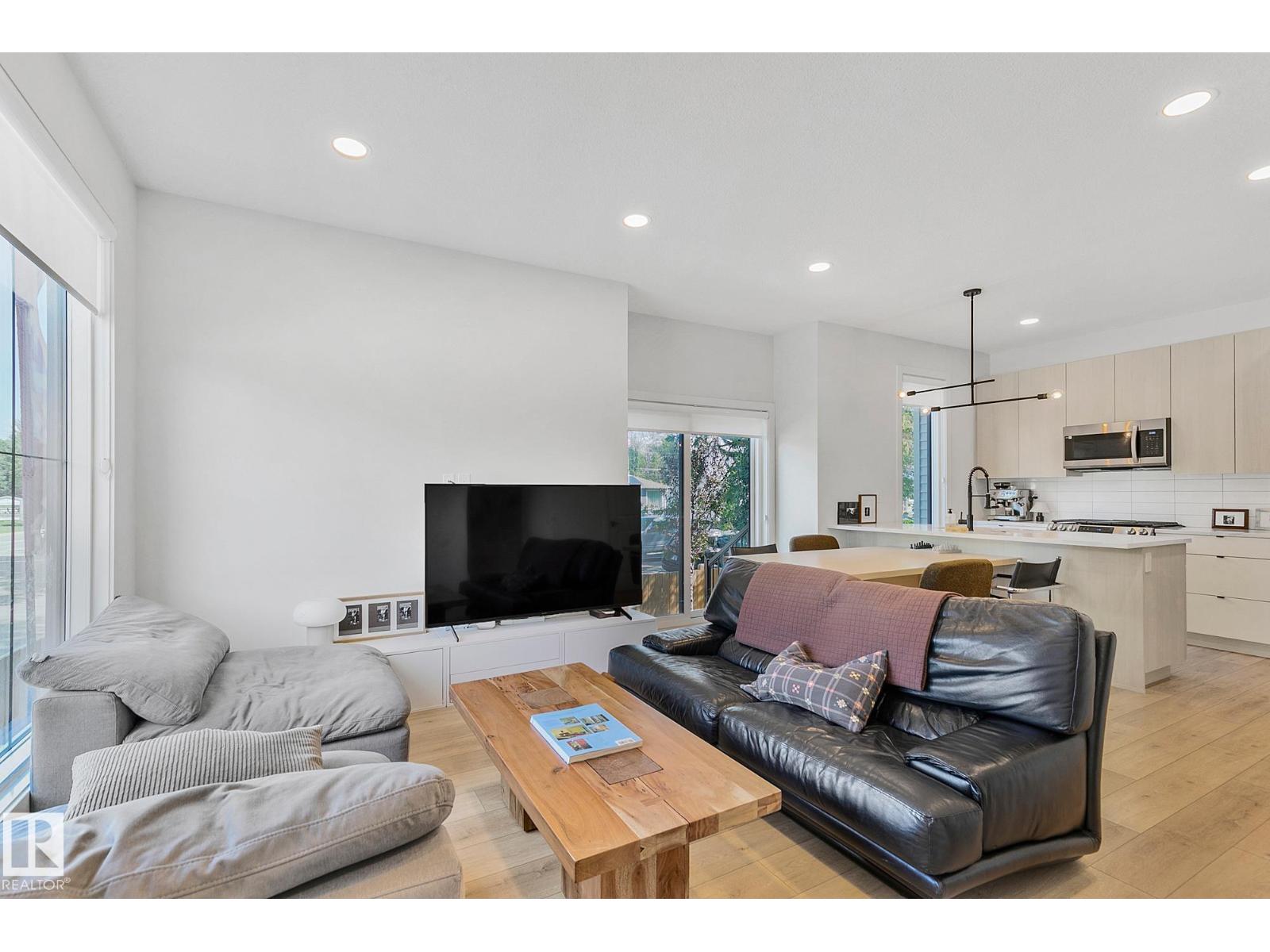 Photo 6 of 10363 149 St Nw, Edmonton AB