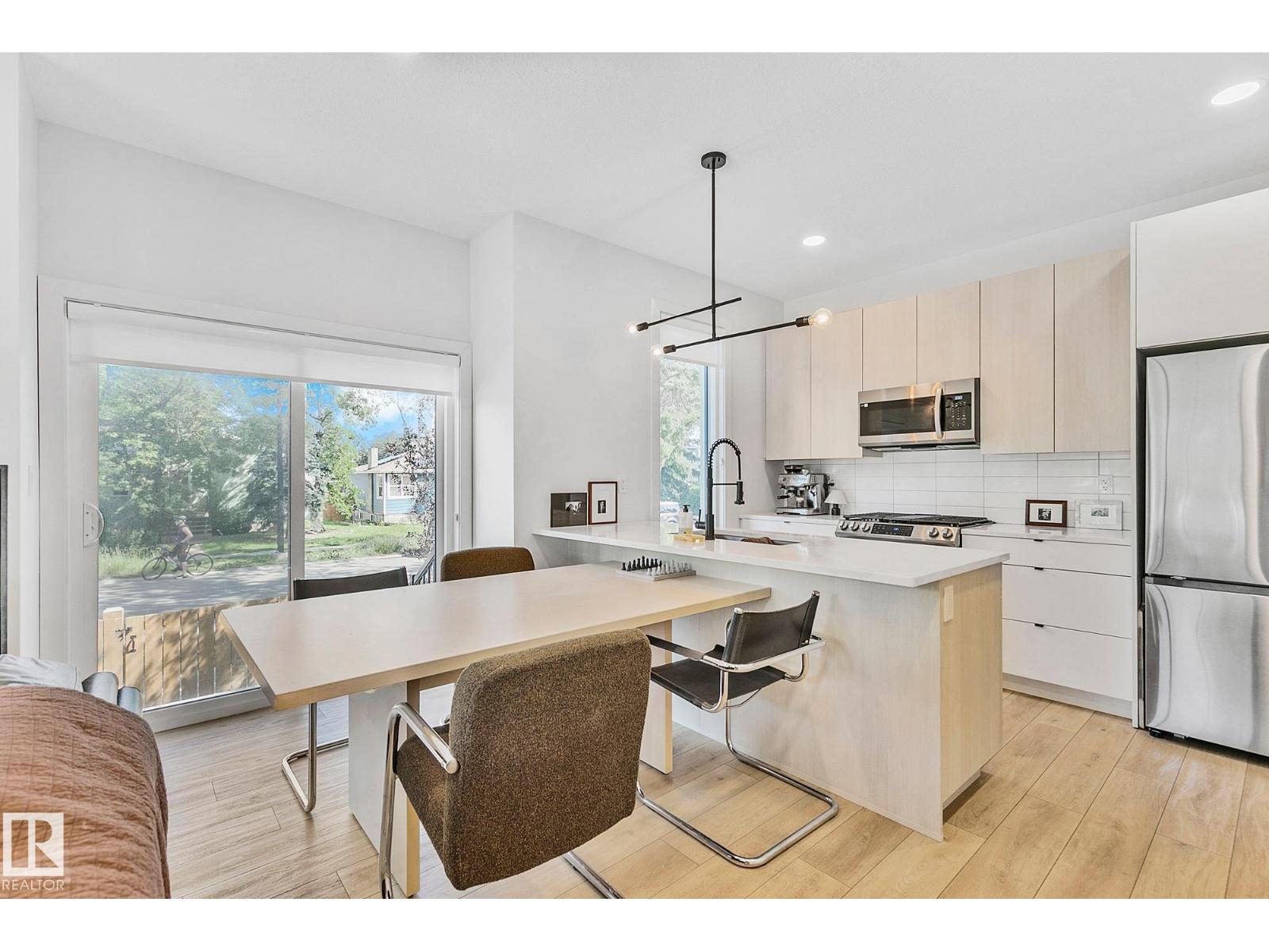 Photo 7 of 10363 149 St Nw, Edmonton AB