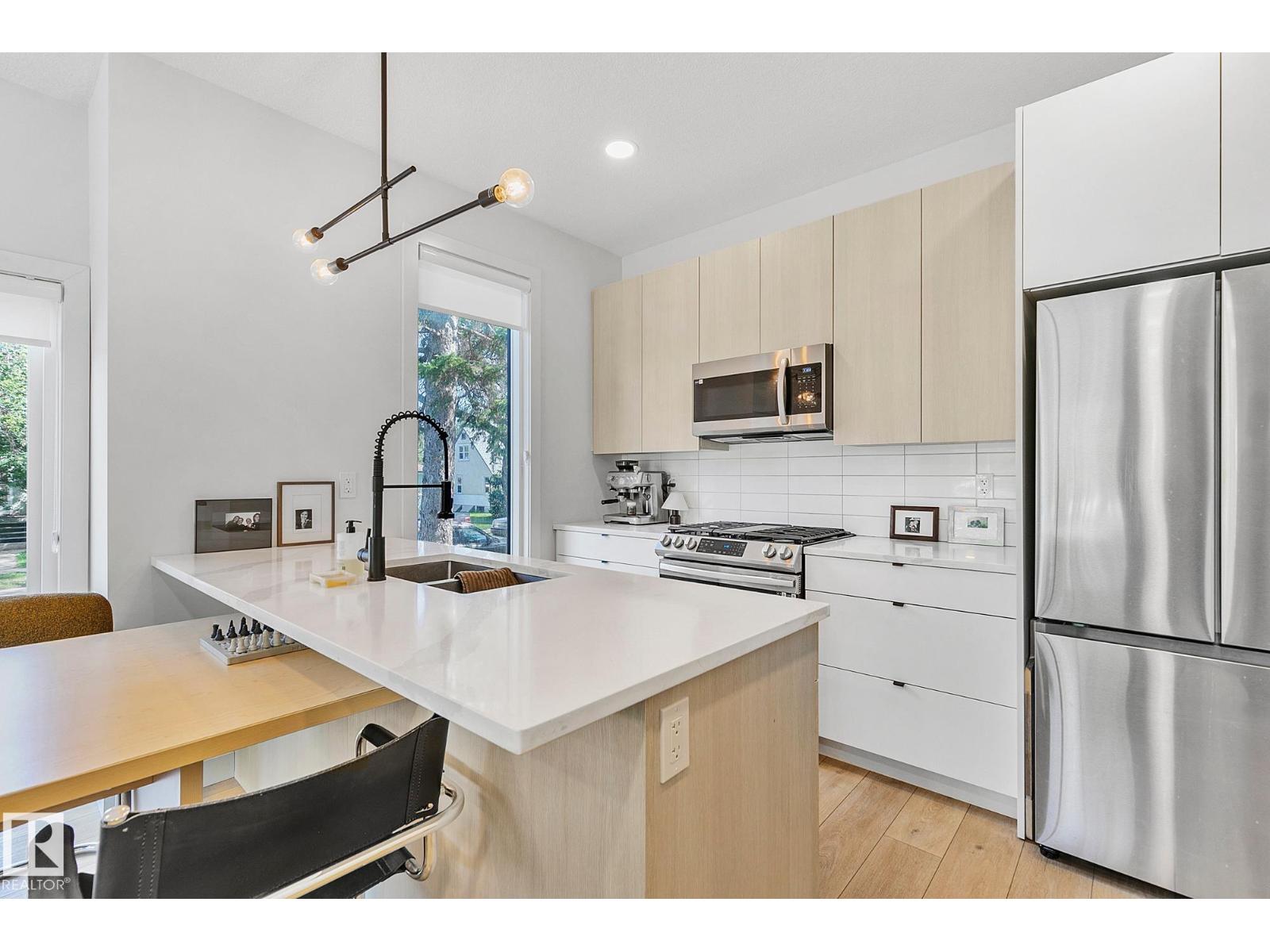 Photo 8 of 10363 149 St Nw, Edmonton AB