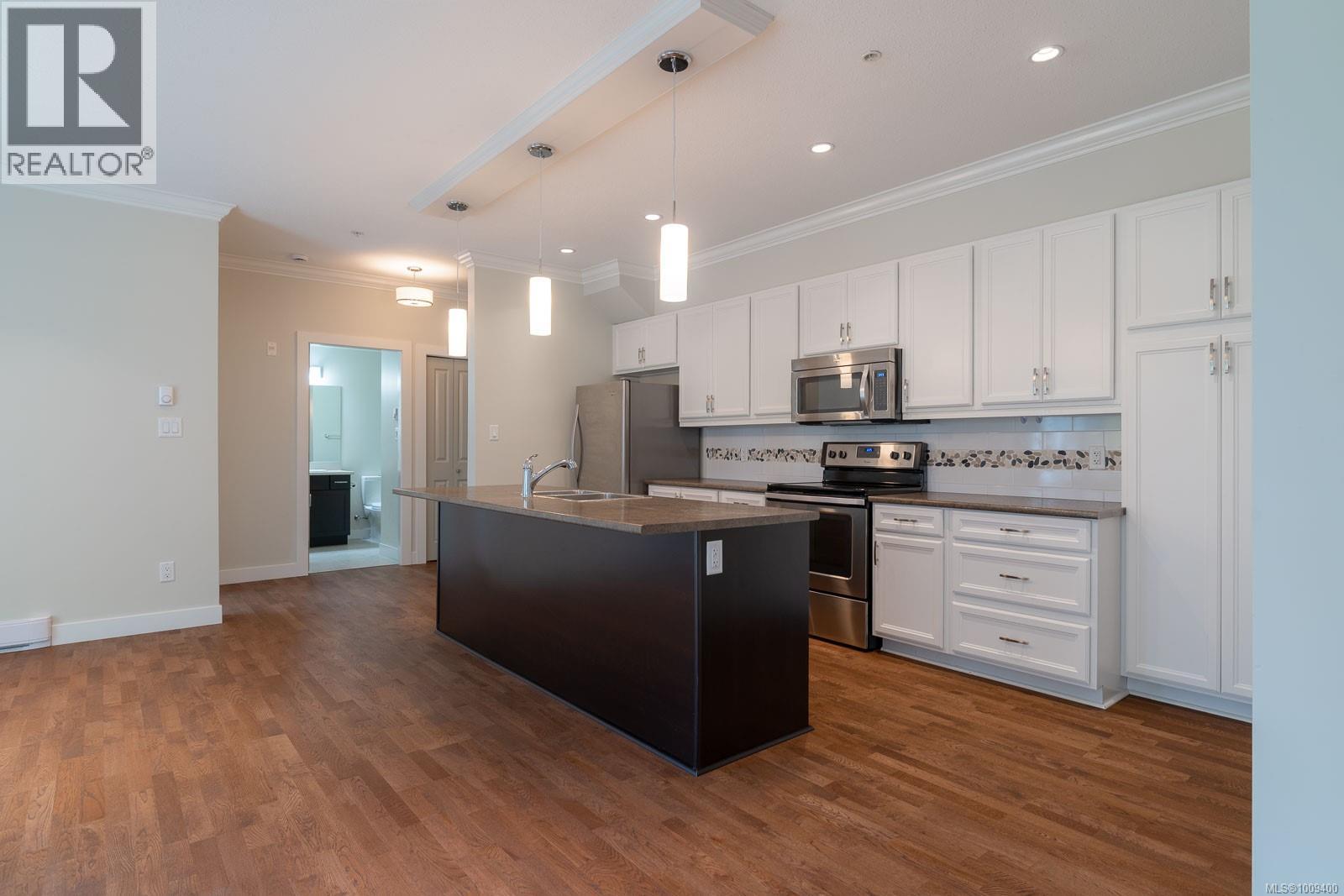 Photo 10 of 204 1838 Cowichan Bay Rd, Cowichan Bay BC