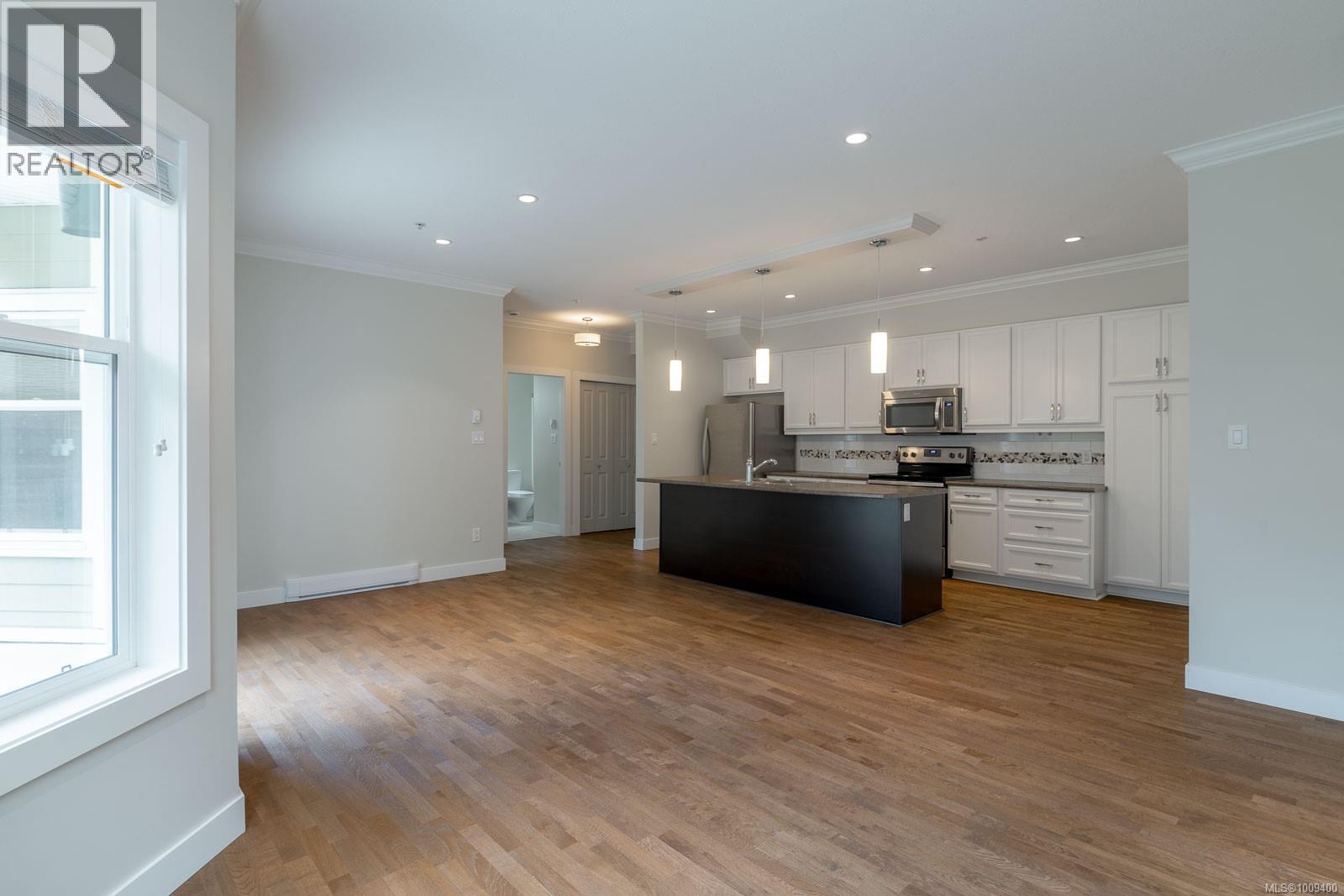 Photo 17 of 204 1838 Cowichan Bay Rd, Cowichan Bay BC