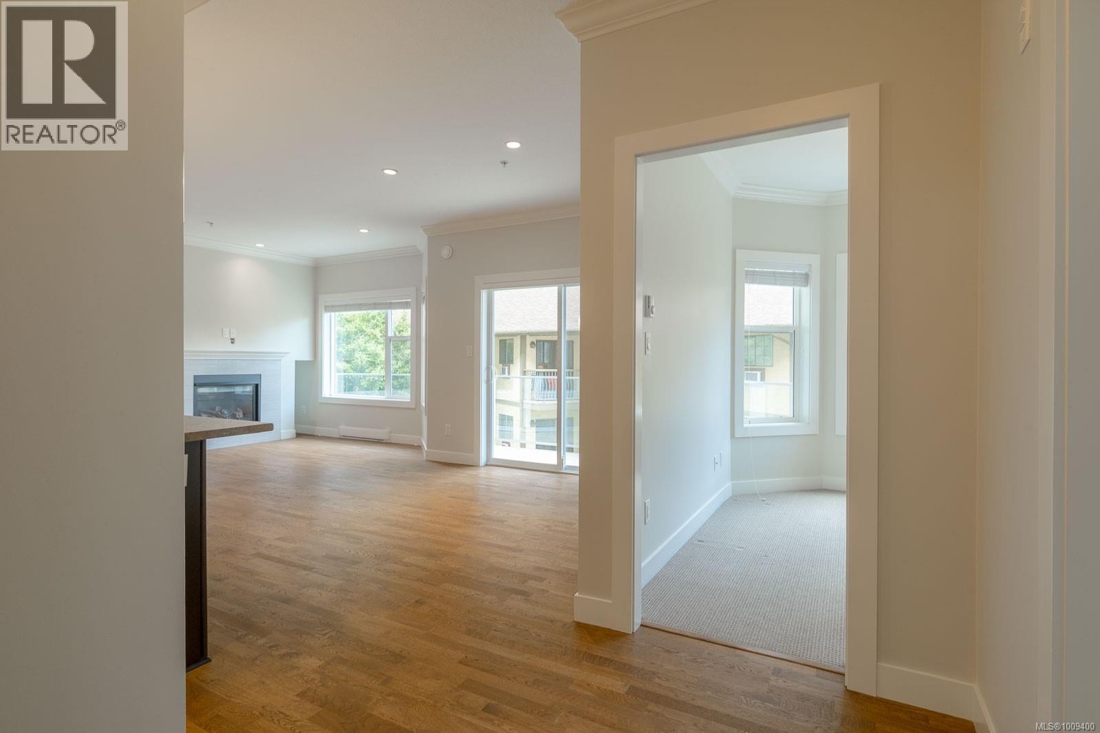 Photo 4 of 204 1838 Cowichan Bay Rd, Cowichan Bay BC