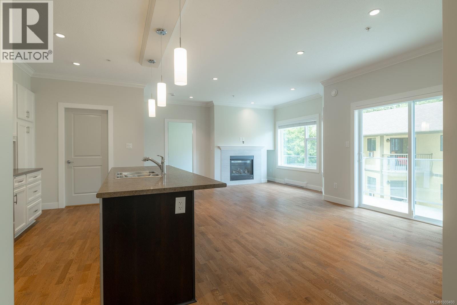 Photo 6 of 204 1838 Cowichan Bay Rd, Cowichan Bay BC