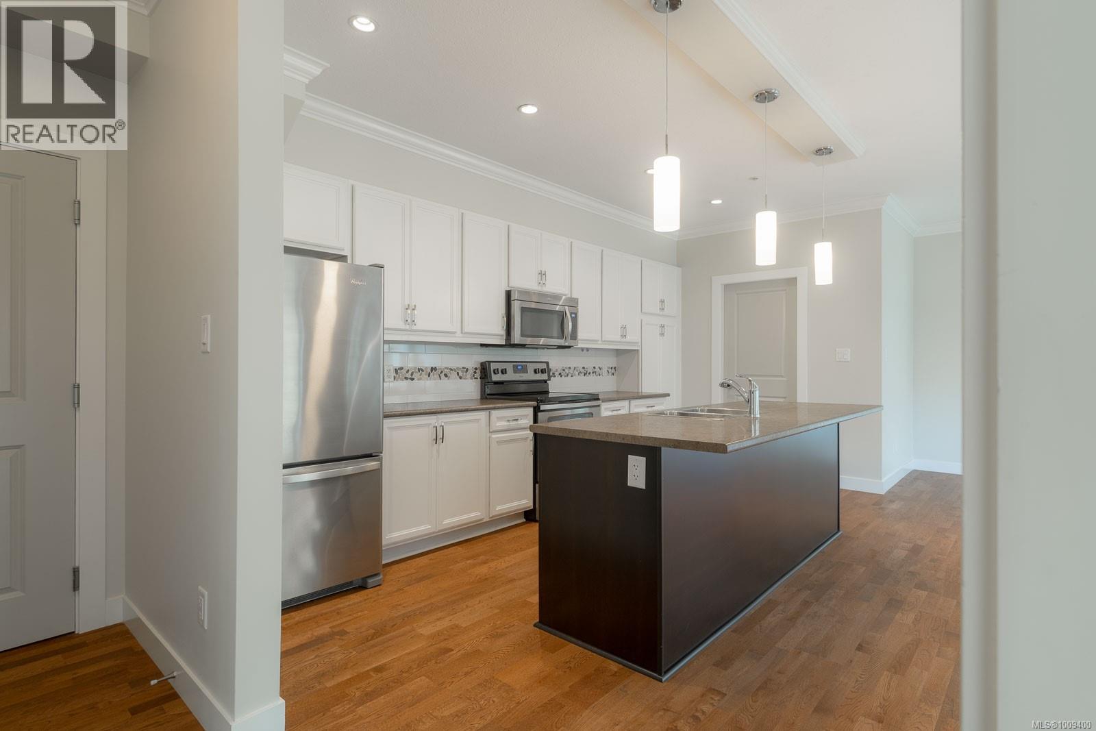 Photo 7 of 204 1838 Cowichan Bay Rd, Cowichan Bay BC