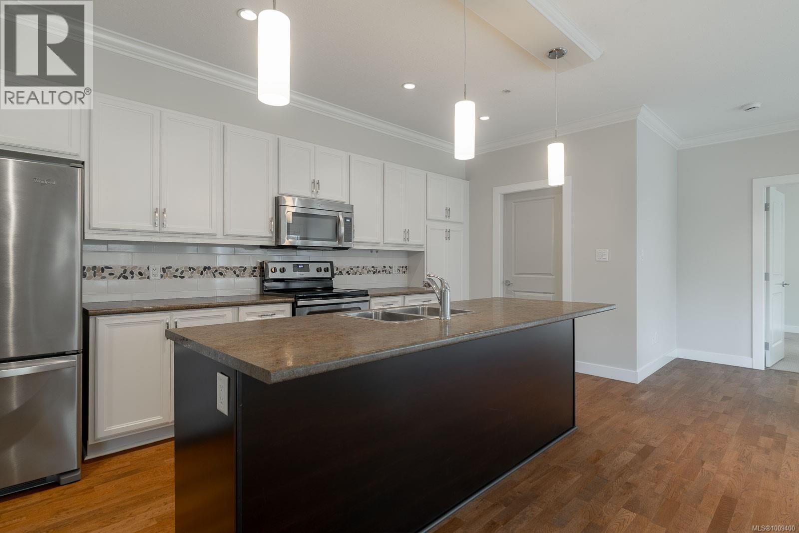 Photo 8 of 204 1838 Cowichan Bay Rd, Cowichan Bay BC
